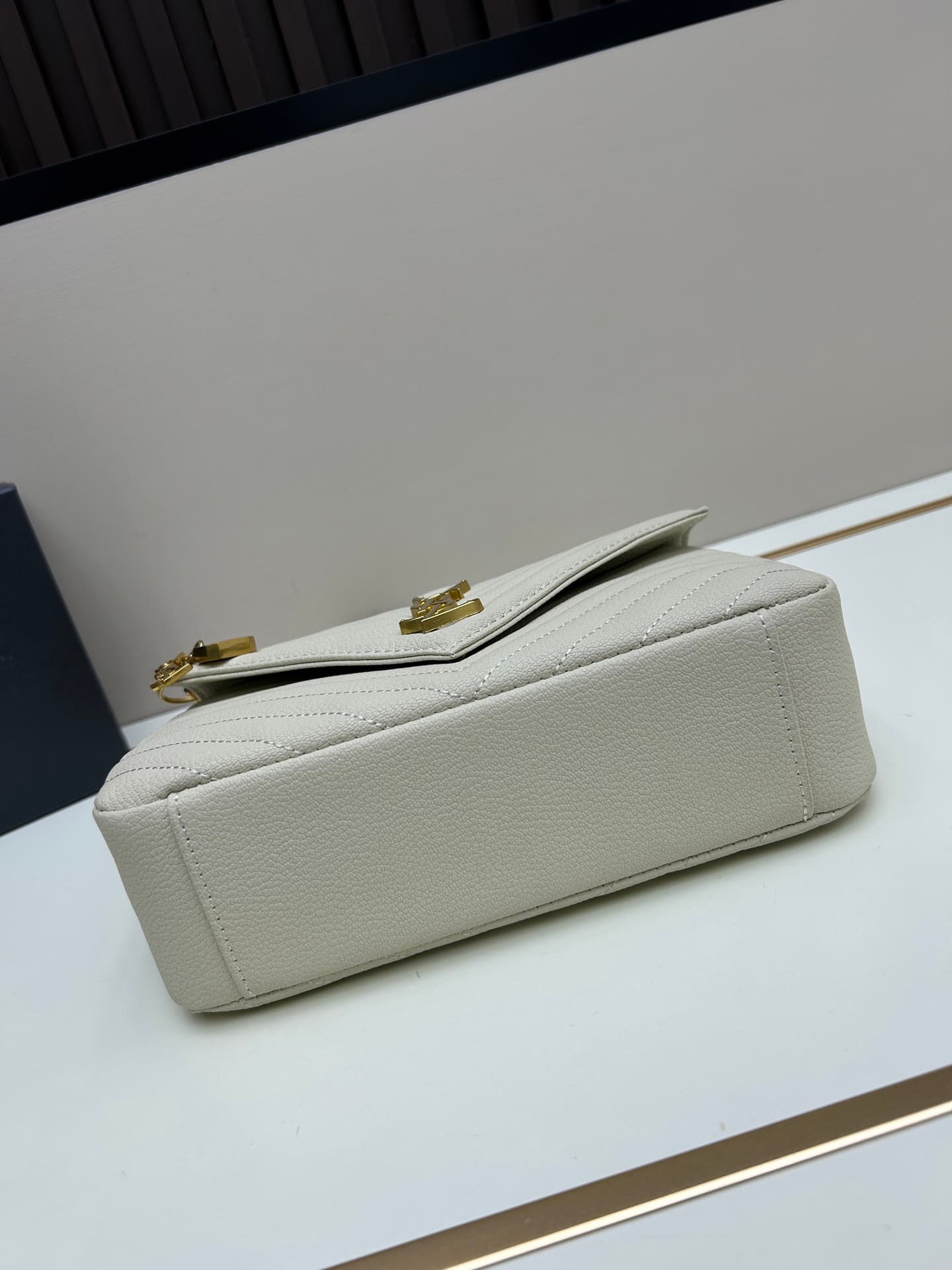 C8734 New version of the Saint Laurent classic postman bag – a true evergreen in the fashion world🌟|||🔥 This classic Saint Laurent postman bag is truly a leader in the fashion industry! It seems to instantly transform you into a fashion expert!😍 — image 5