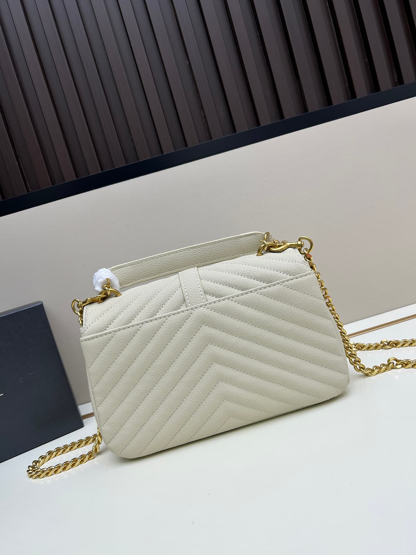 C8734 New version of the Saint Laurent classic postman bag – a true evergreen in the fashion world🌟|||🔥 This classic Saint Laurent postman bag is truly a leader in the fashion industry! It seems to instantly transform you into a fashion expert!😍 — image 3