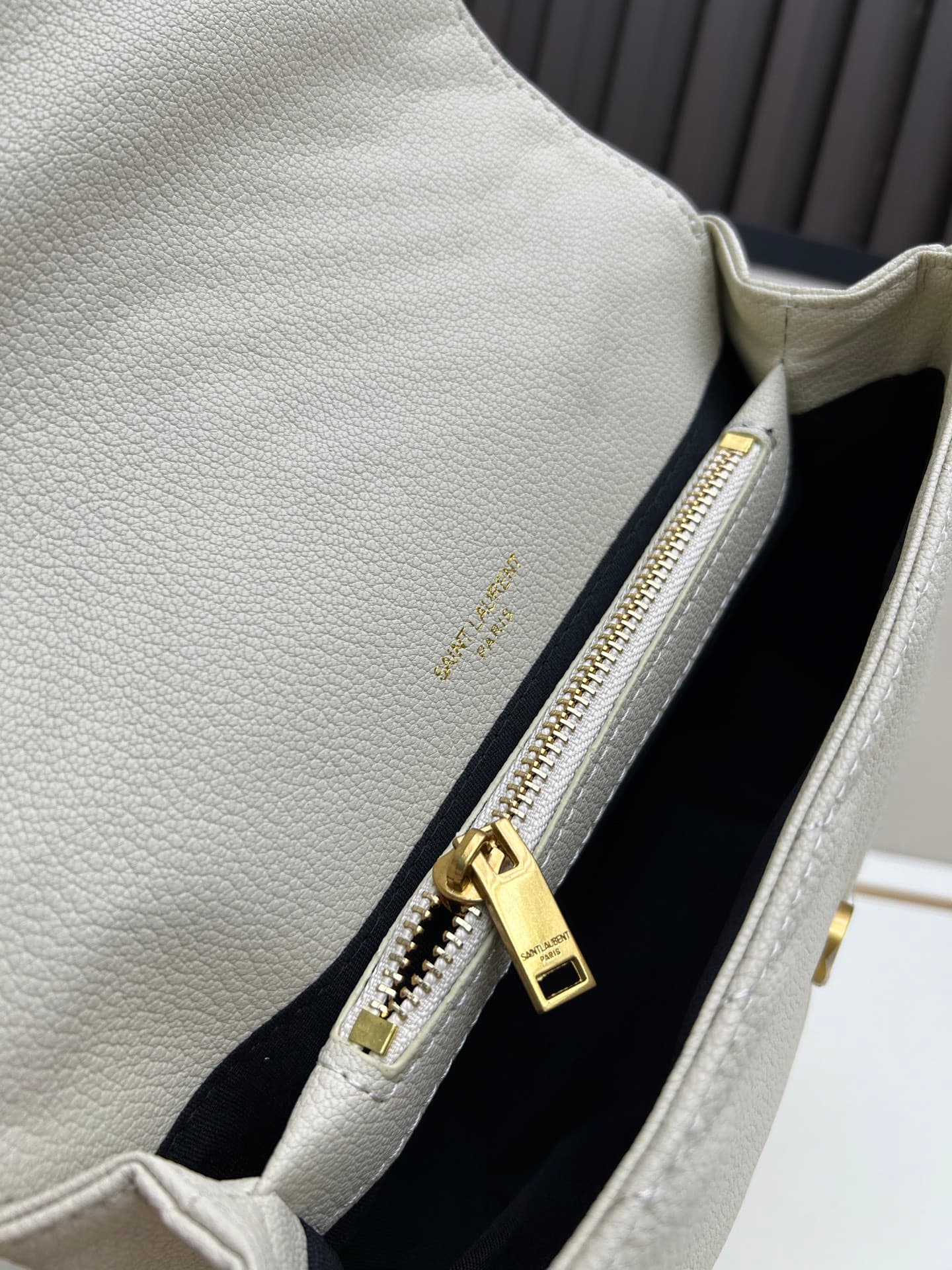 C8734 New version of the Saint Laurent classic postman bag – a true evergreen in the fashion world🌟|||🔥 This classic Saint Laurent postman bag is truly a leader in the fashion industry! It seems to instantly transform you into a fashion expert!😍 — image 8