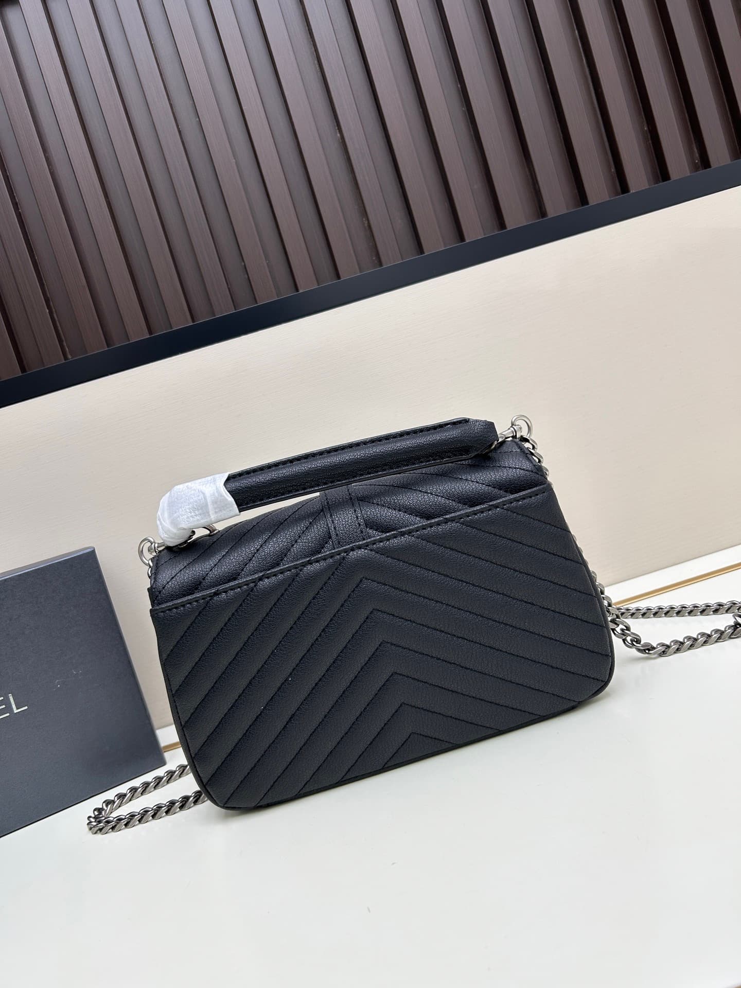 C8733 The new St. Laurent classic postman bag is a true icon in the fashion world🌟|||🔥 This classic St. Laurent postman bag is truly a leader in the fashion industry! It seems to instantly transform you into a fashion expert!😍 — image 3