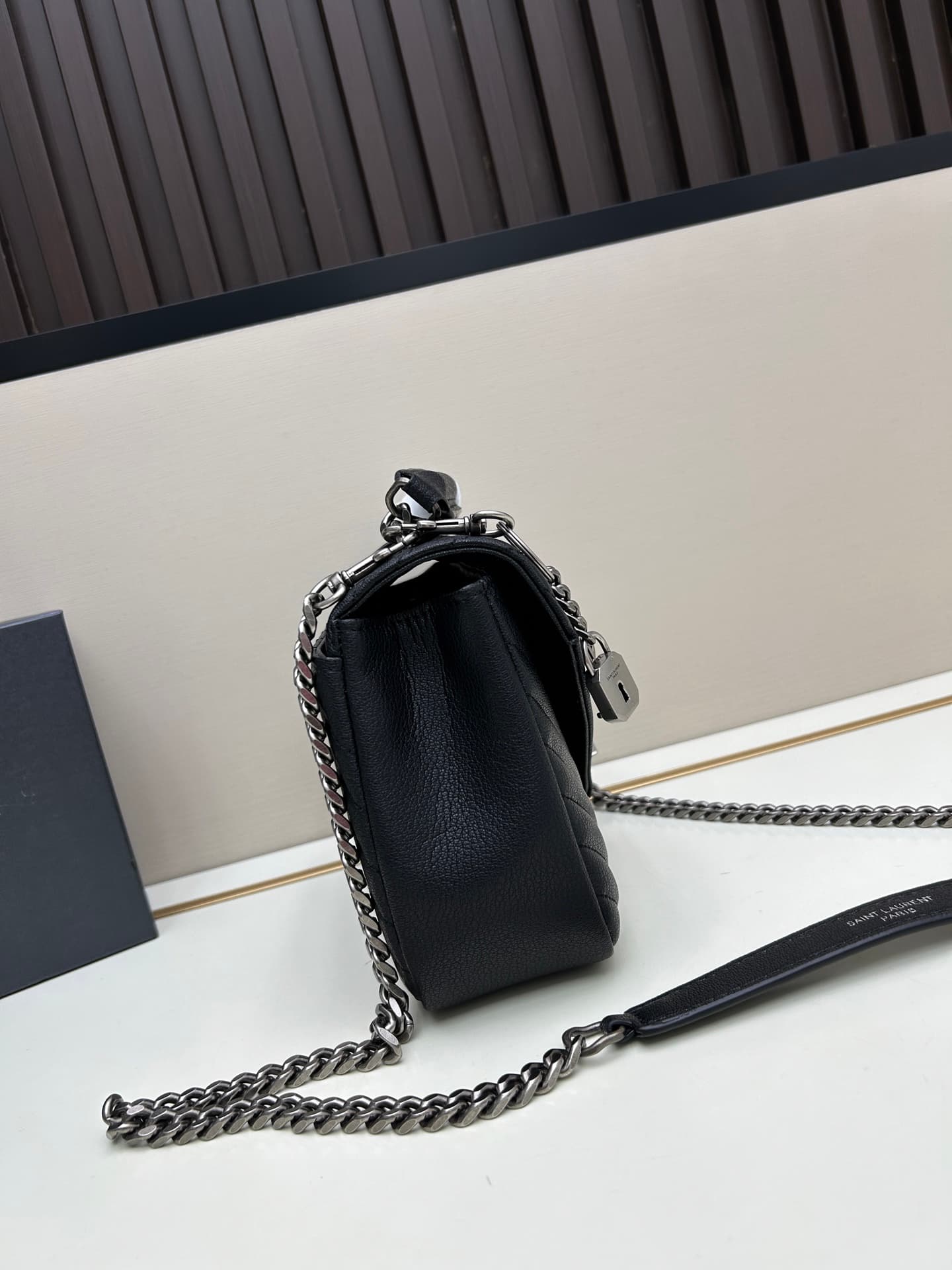 C8733 The new St. Laurent classic postman bag is a true icon in the fashion world🌟|||🔥 This classic St. Laurent postman bag is truly a leader in the fashion industry! It seems to instantly transform you into a fashion expert!😍 — image 2