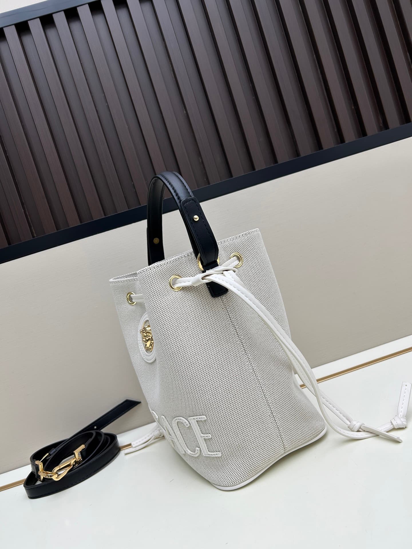 C8388 . New model 🆕 available for sale: Versace women’s rope-trimmed bucket bag. High-quality material, large capacity – it really holds a lot. Equipped with long and short shoulder straps — image 2