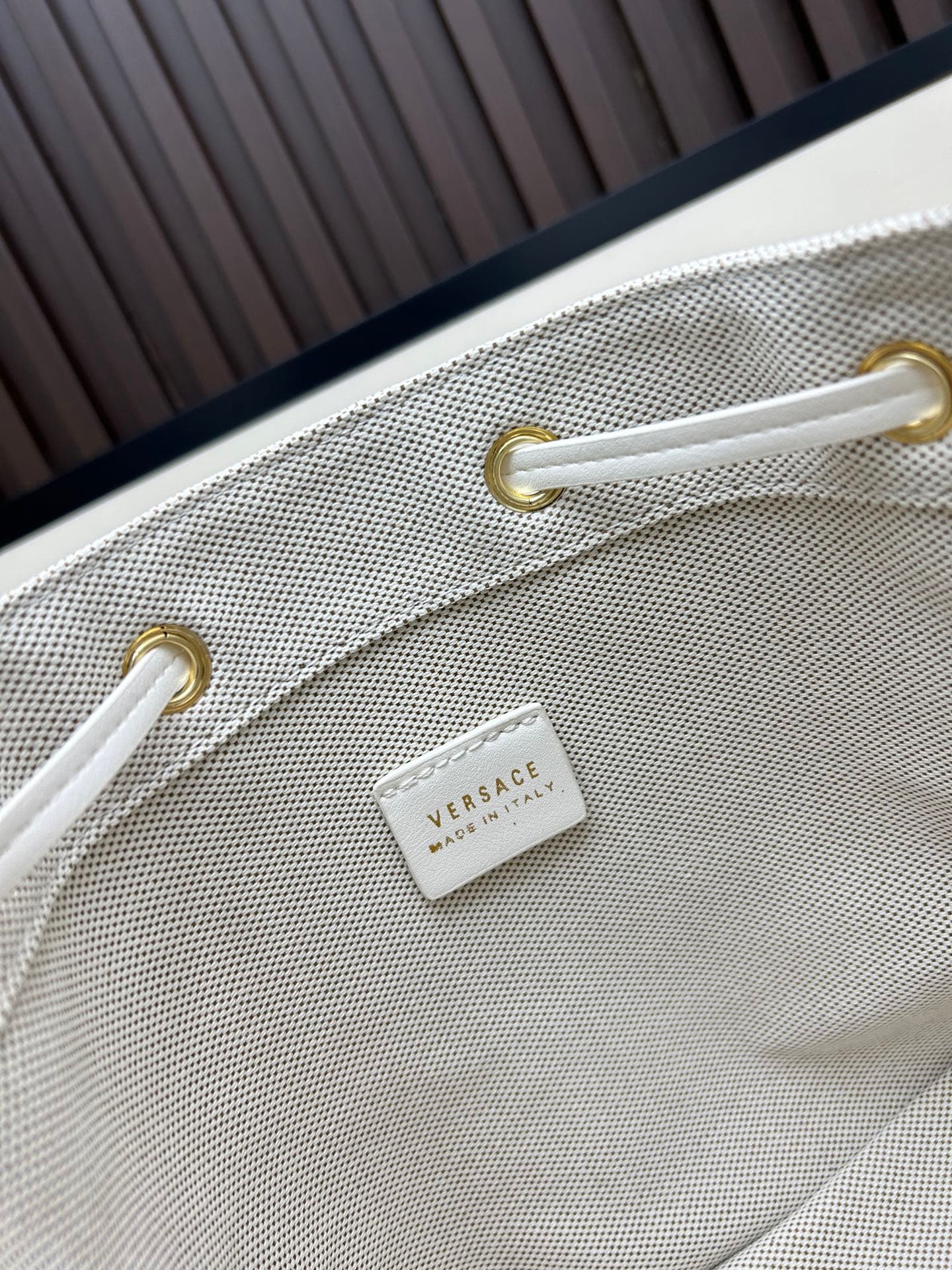 C8388 . New model 🆕 available for sale: Versace women’s rope-trimmed bucket bag. High-quality material, large capacity – it really holds a lot. Equipped with long and short shoulder straps — image 8