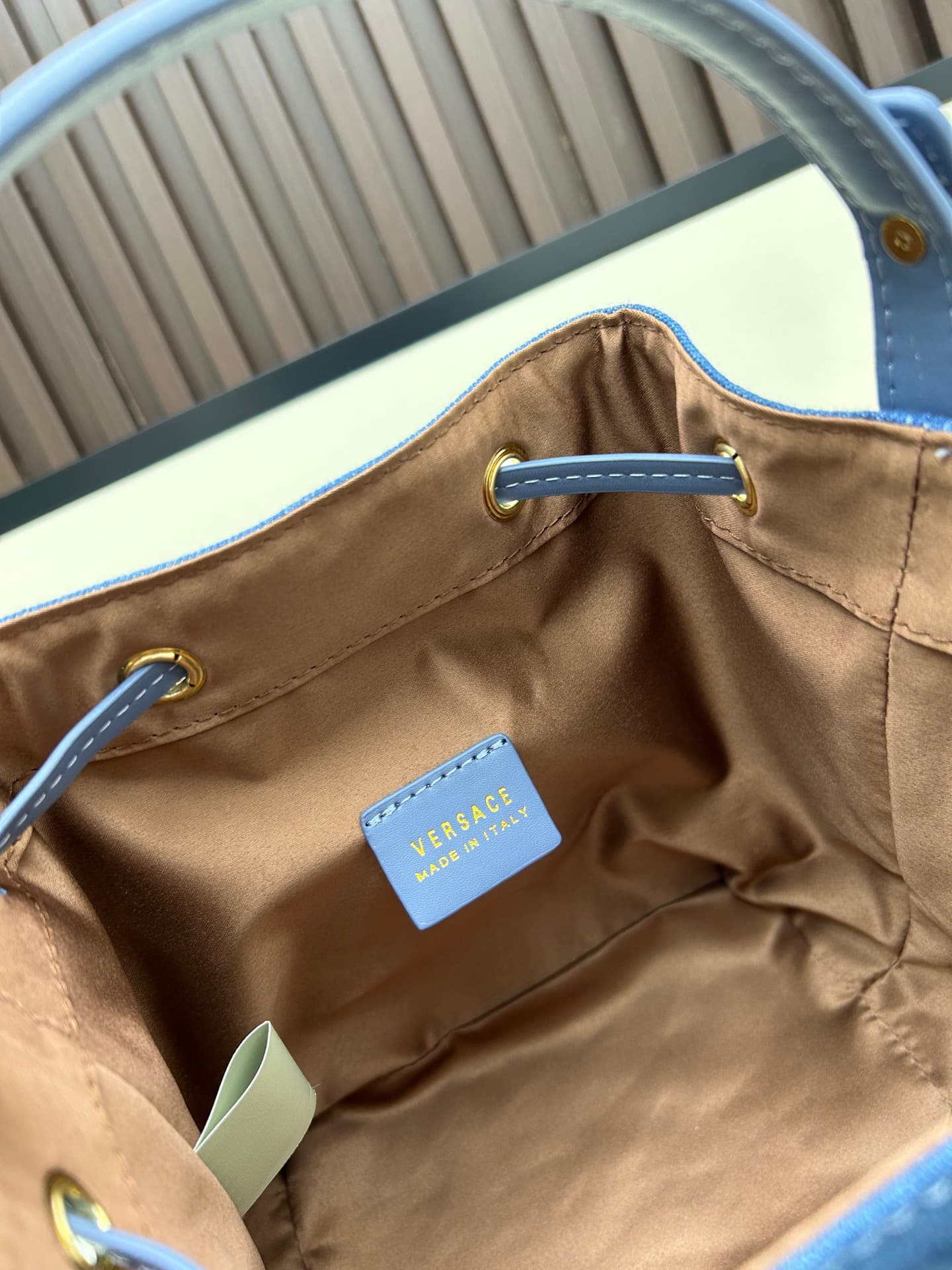 C8386 . New model 🆕 available for sale: Versace women’s strap backpack. High-quality fabric, large capacity – it really holds a lot of things. It comes with long and short shoulder straps — image 8
