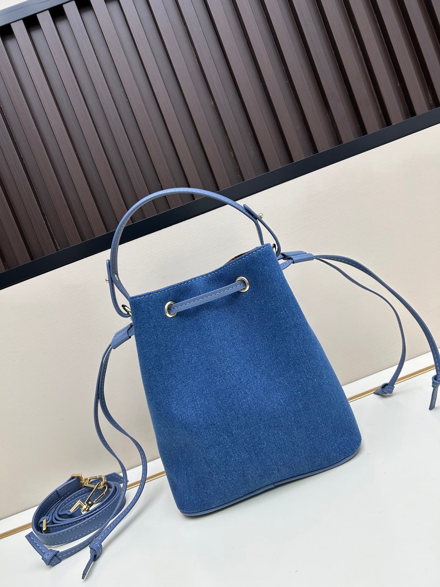 C8386 . New model 🆕 available for sale: Versace women’s strap backpack. High-quality fabric, large capacity – it really holds a lot of things. It comes with long and short shoulder straps — image 3