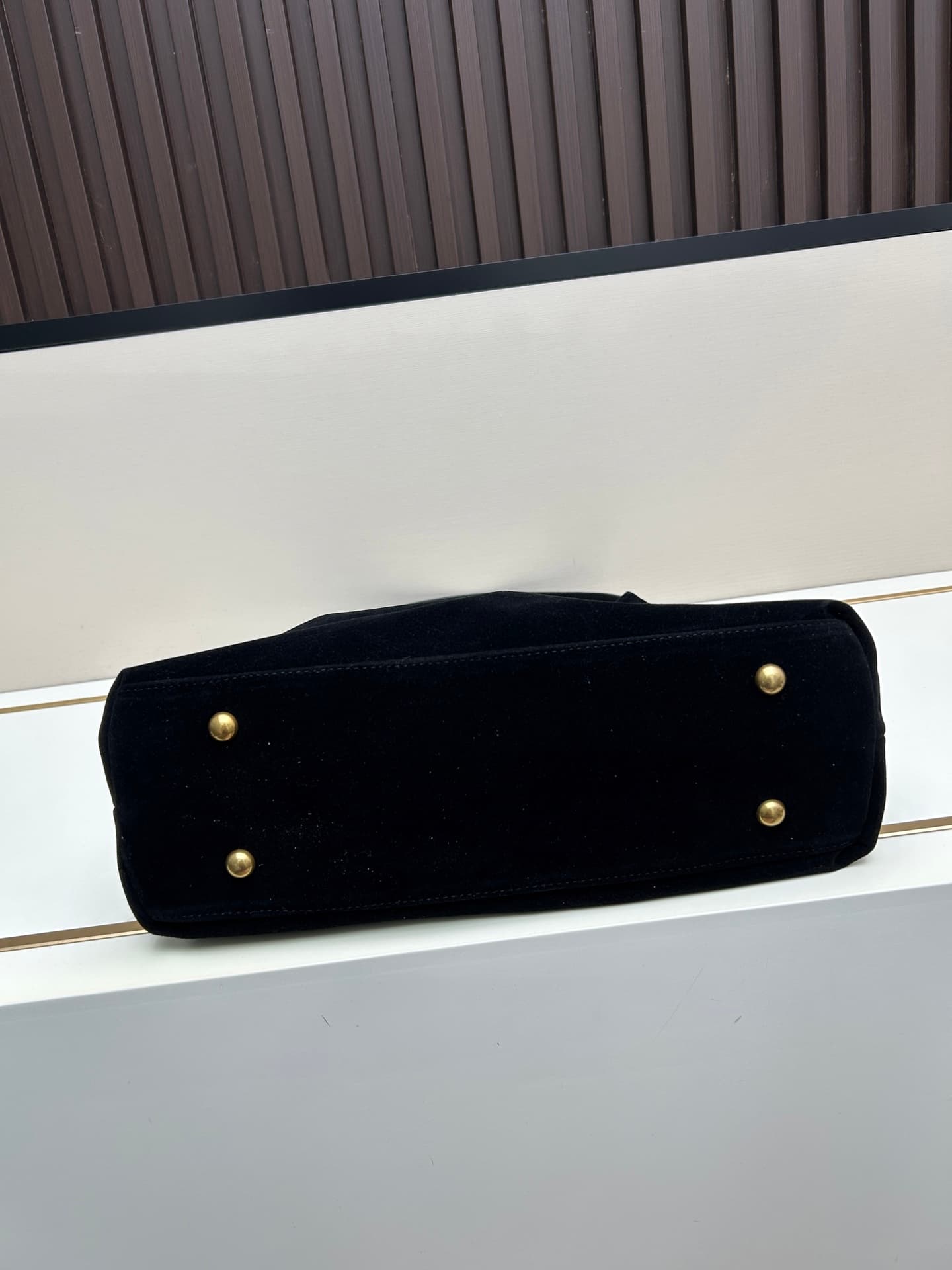 C8727 New models with leather cases 💰 Collection of suede items: Bea, Hobo, Jamie. Saint Laurent bags with soft suede and cotton textures; they create a unique style when worn together. The combination of suede and cotton adds more depth to the outfit. Th — image 5