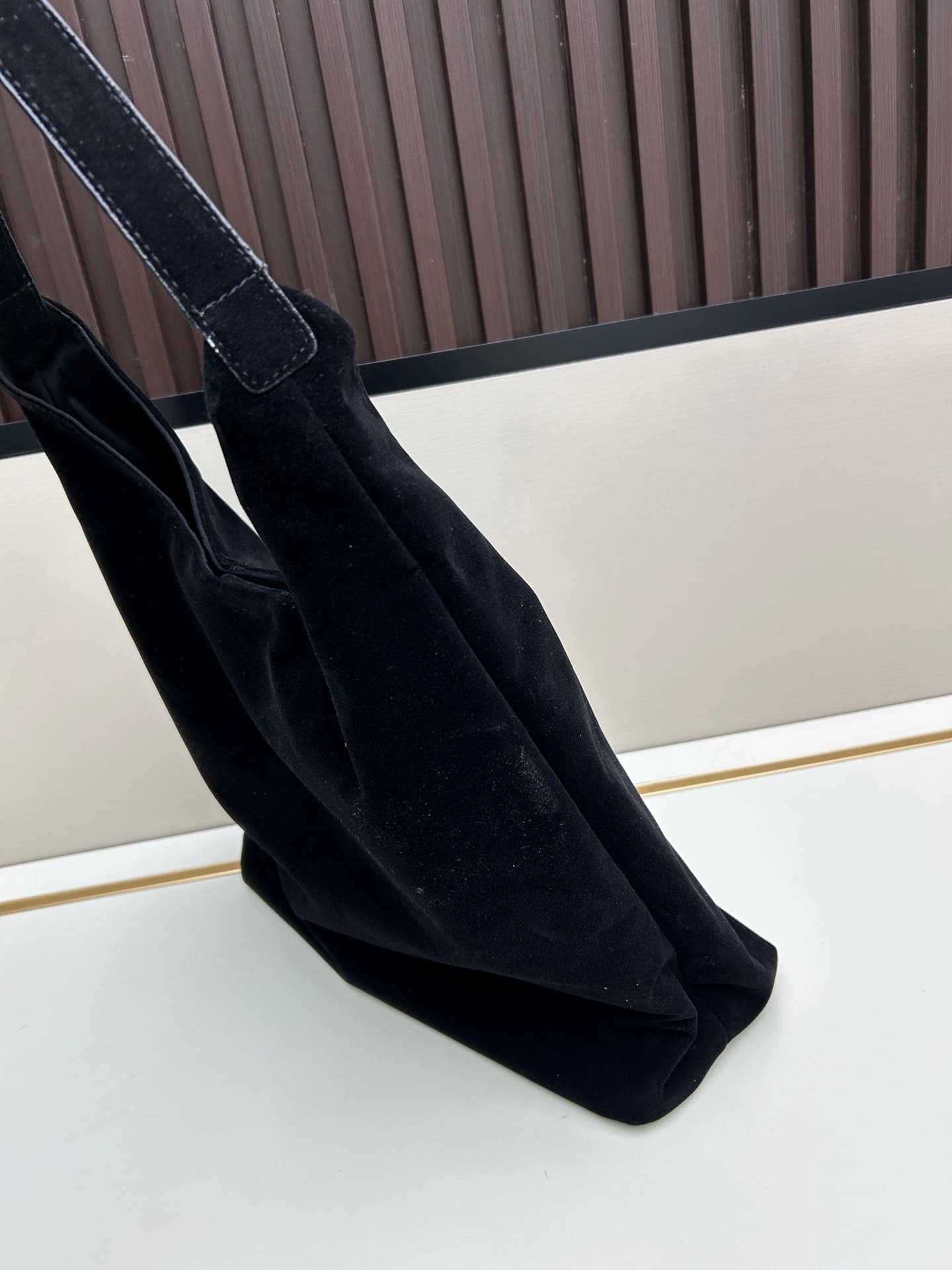 C8727 New models with leather cases 💰 Collection of suede items: Bea, Hobo, Jamie. Saint Laurent bags with soft suede and cotton textures; they create a unique style when worn together. The combination of suede and cotton adds more depth to the outfit. Th — image 3