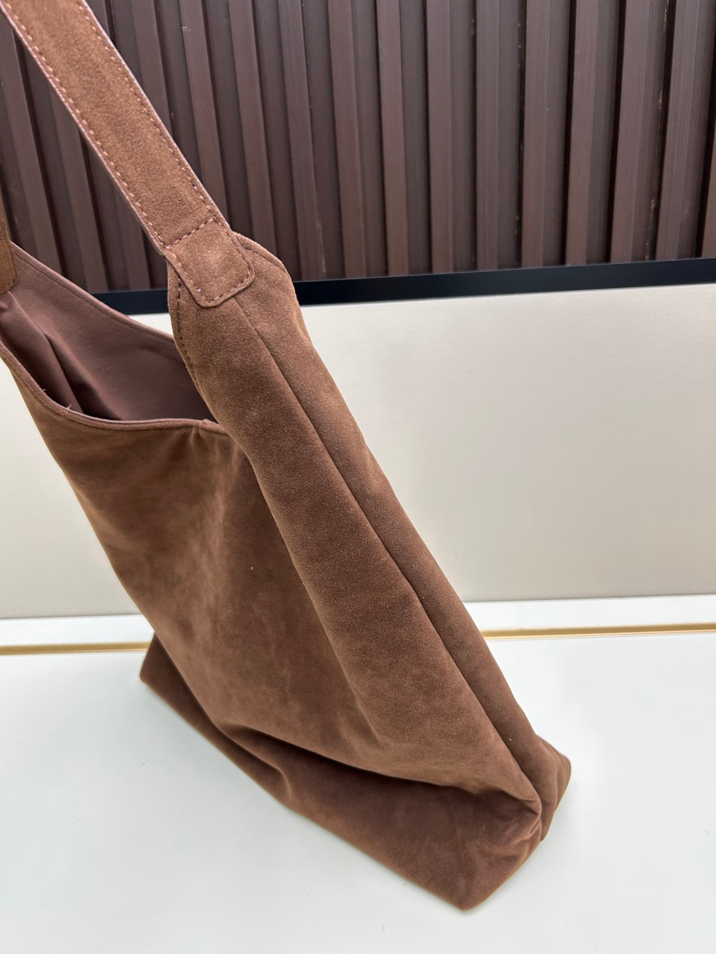 C8725 New model bags💰 Collection of suede items: Bea, Hobo, Jamie. Saint Laurent bags with soft suede and velvet textures, as well as bucket-shaped bags. They give a unique style; pairing them with suede or velvet textures creates more layers in the outfi — image 3