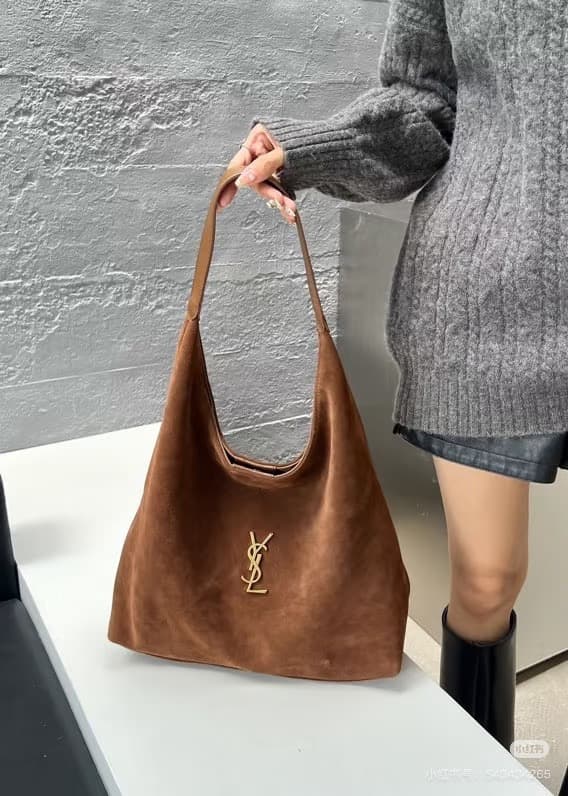 C8723 New models with leather covers 💰 Collection of suede bags: Bea, Hobo, Jamie. Saint Laurent bags with soft suede and velvet textures – they give a unique style. The combination of suede and velvet creates more depth in the appearance. These are essen — image 6