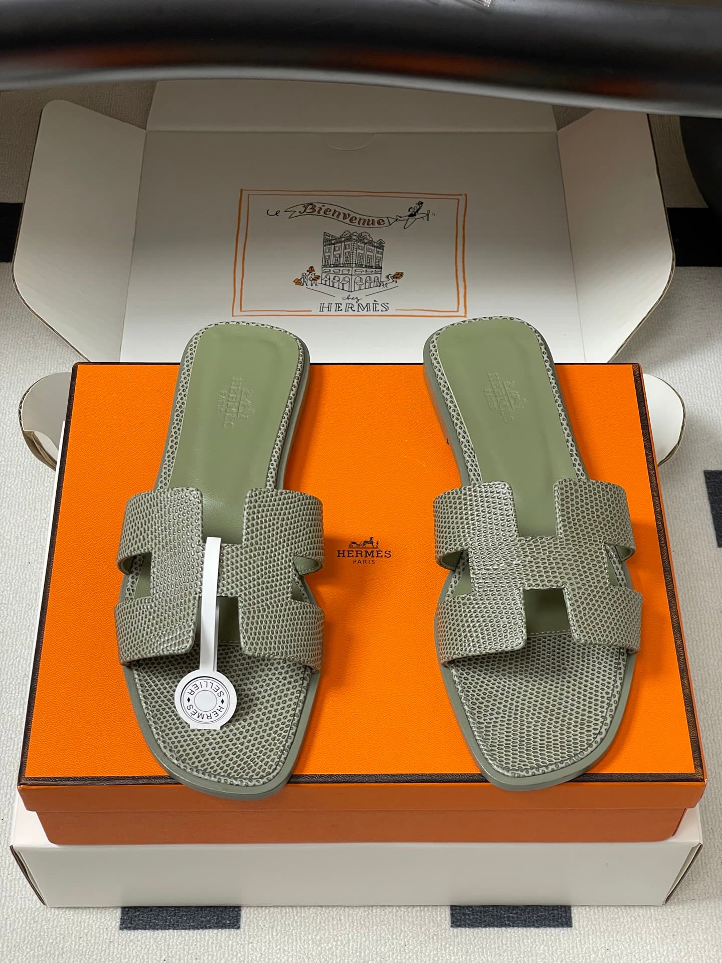 D8116 – Top-quality products (wrapped in high-end packaging boxes or scarves) — image 5