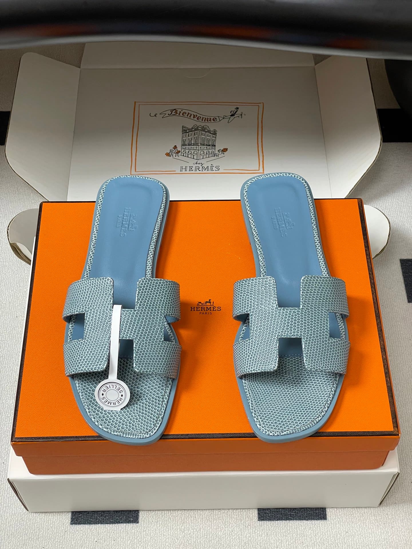 D8115 – Top-quality products (wrapped in high-end packaging boxes/silk scarves) — image 5