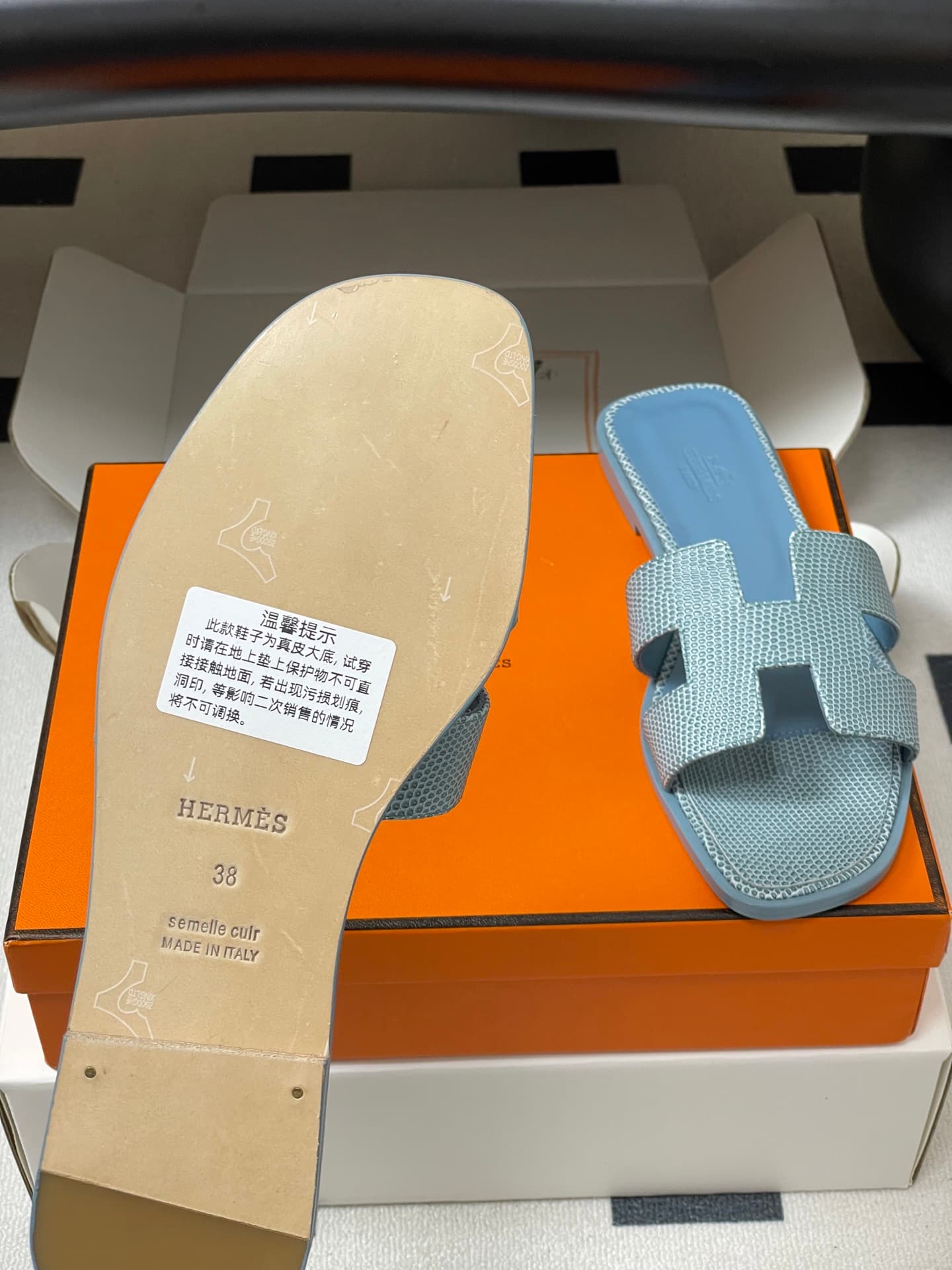 D8115 – Top-quality products (wrapped in high-end packaging boxes/silk scarves) — image 8