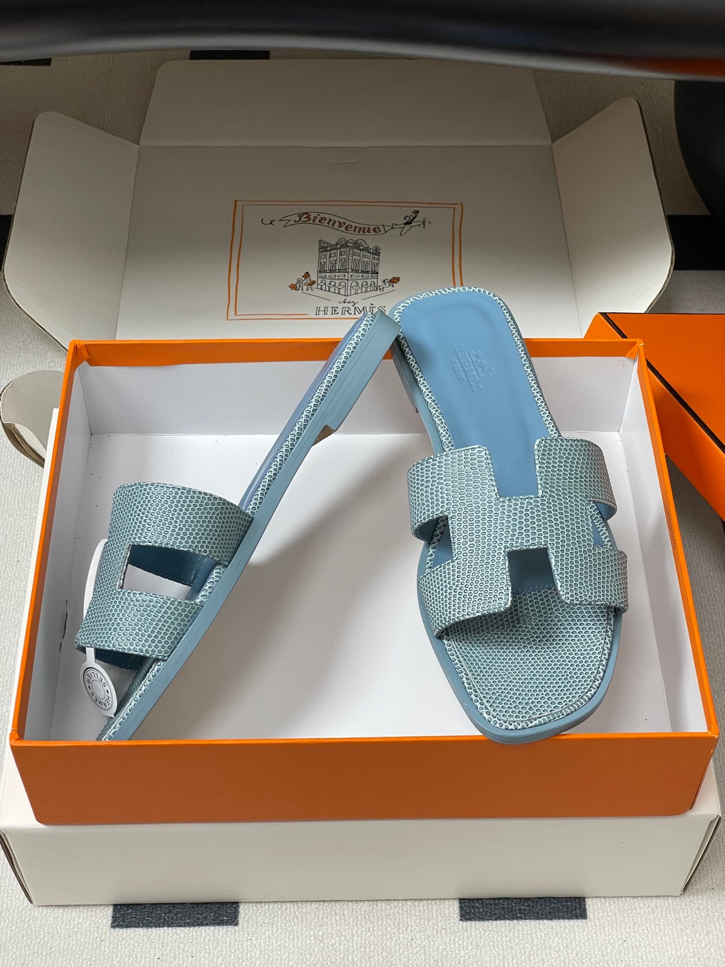 D8115 – Top-quality products (wrapped in high-end packaging boxes/silk scarves) — image 6