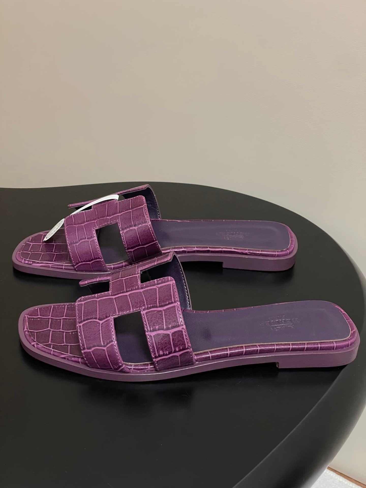 D8110 – Top-quality products (come with high-end gift boxes or scarves) — image 3