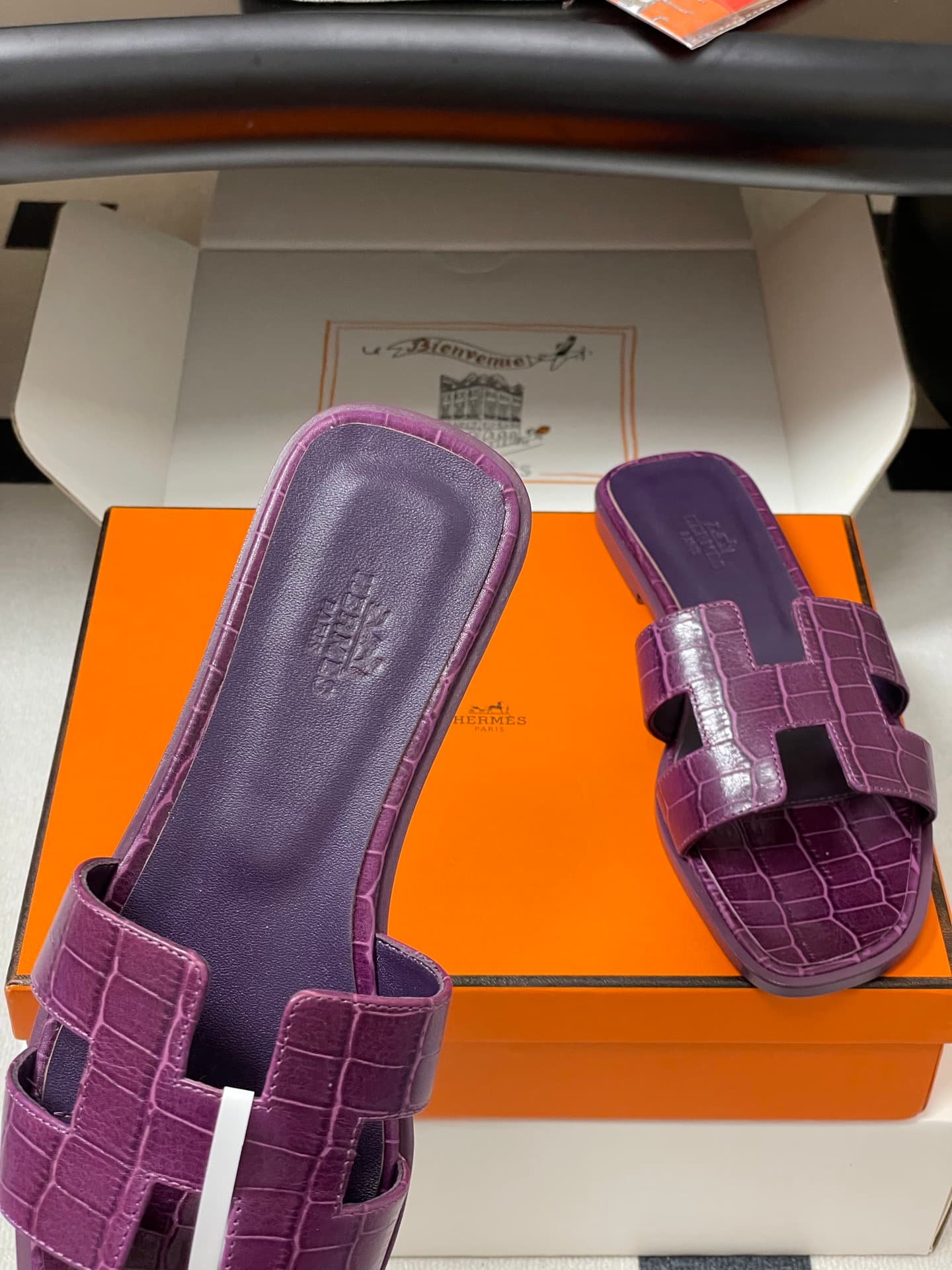 D8110 – Top-quality products (come with high-end gift boxes or scarves) — image 7