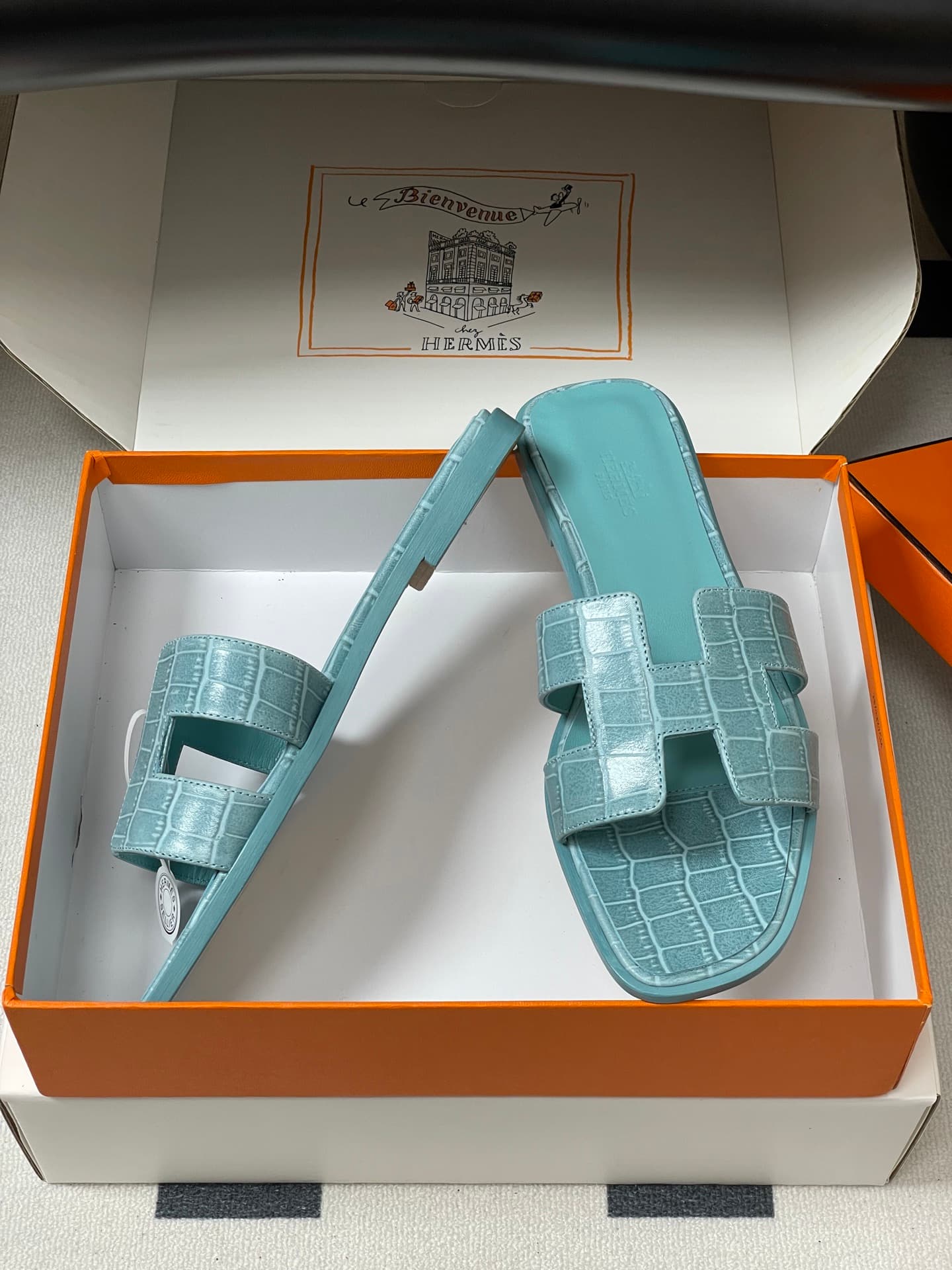 D8109 – Top-quality (come with high-end gift boxes/scarves) — image 6
