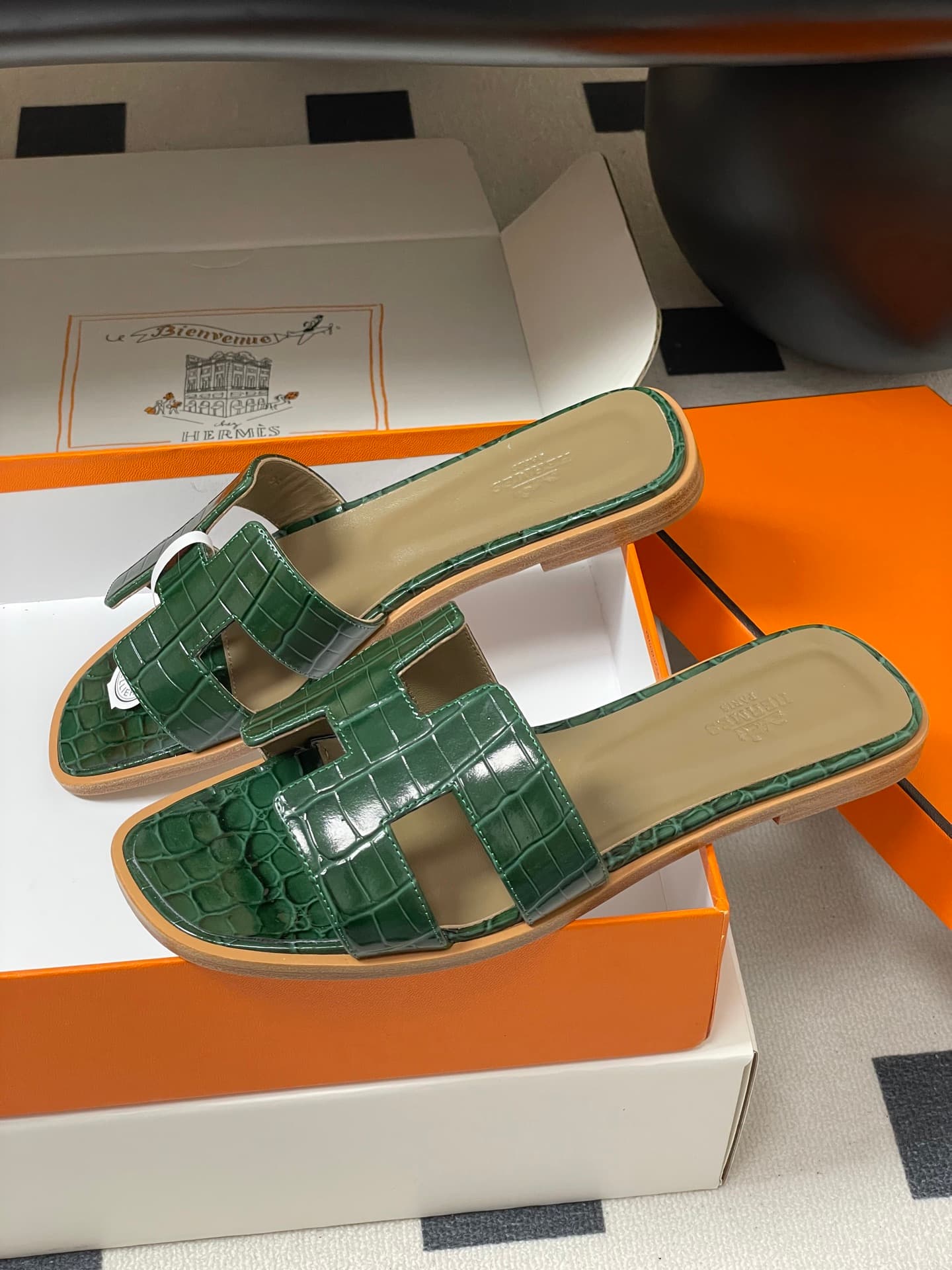 D8104 – Top-quality quality (come with high-end gift boxes or scarves) — image 4