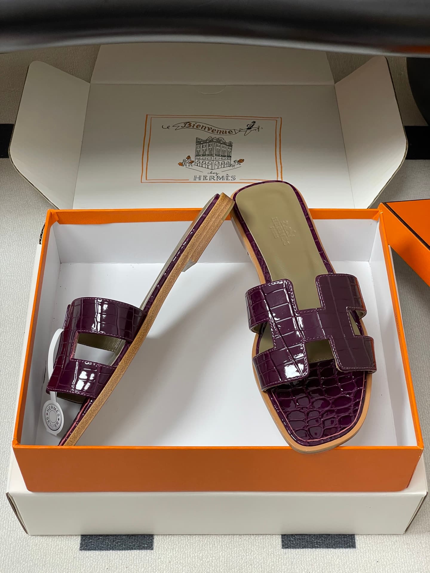 D8098 – Top-quality products (come with high-end packaging boxes/scarves) — image 6