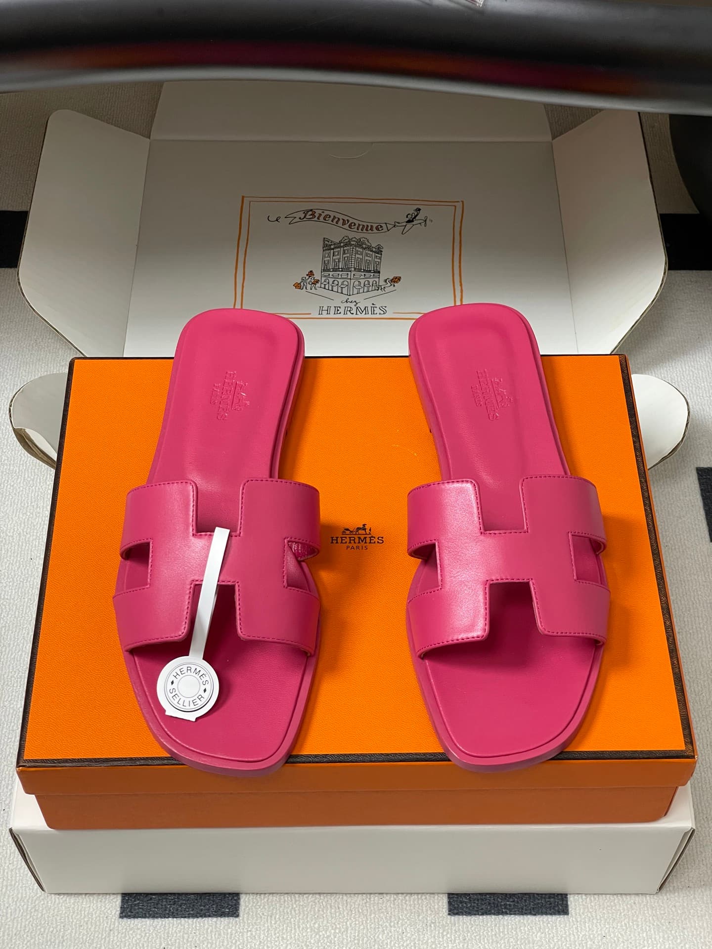 D8094 – Top-quality products (wrapped in high-end boxes or scarves) — image 5