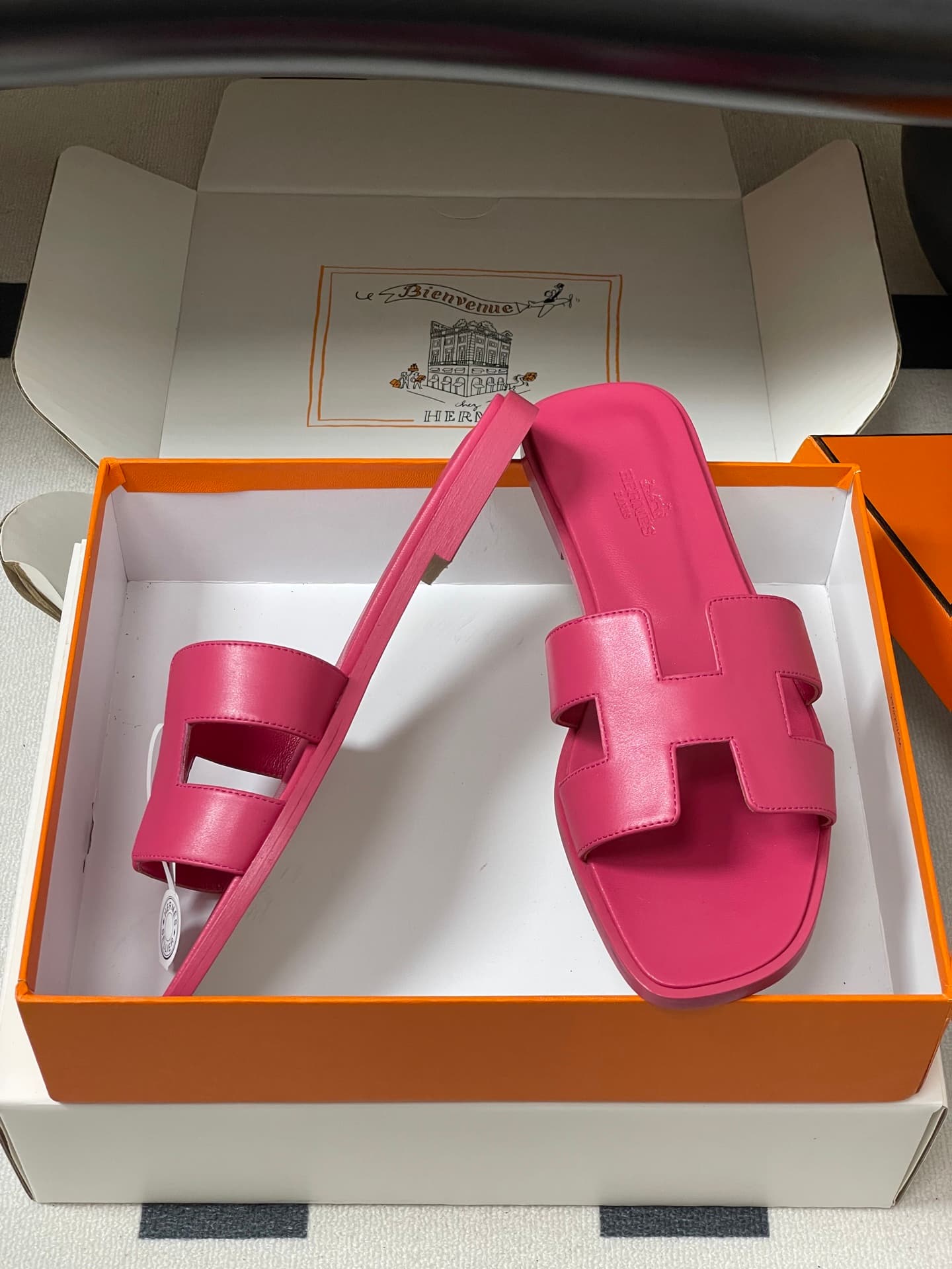 D8094 – Top-quality products (wrapped in high-end boxes or scarves) — image 6
