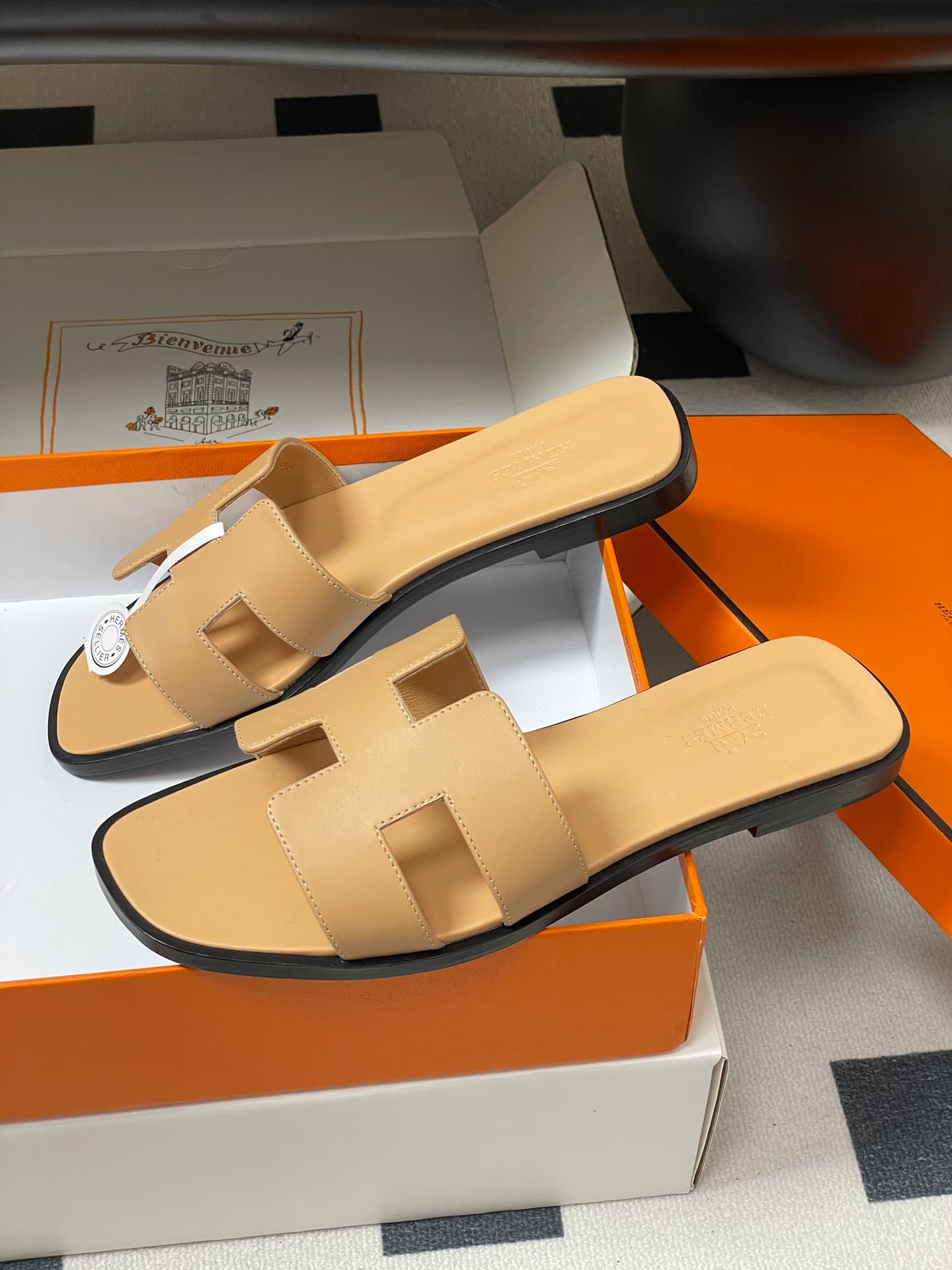 D8096 – Top-quality products (wrapped in high-end packaging boxes or scarves) — image 4
