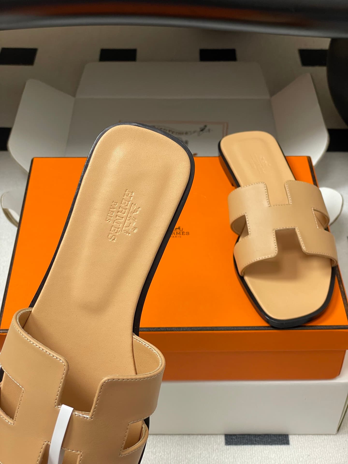 D8096 – Top-quality products (wrapped in high-end packaging boxes or scarves) — image 7