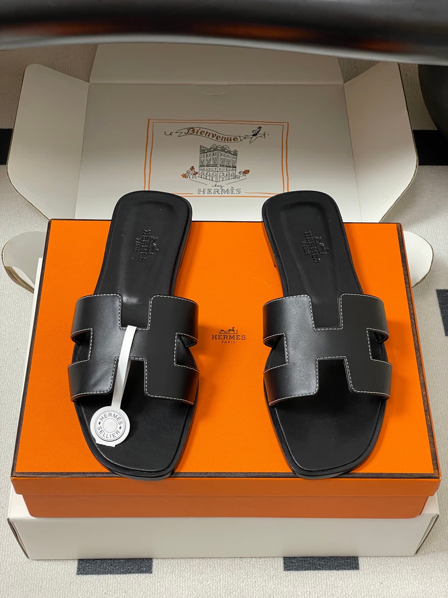 D8083 – Top-quality products (wrapped in high-end gift boxes or scarves) — image 5