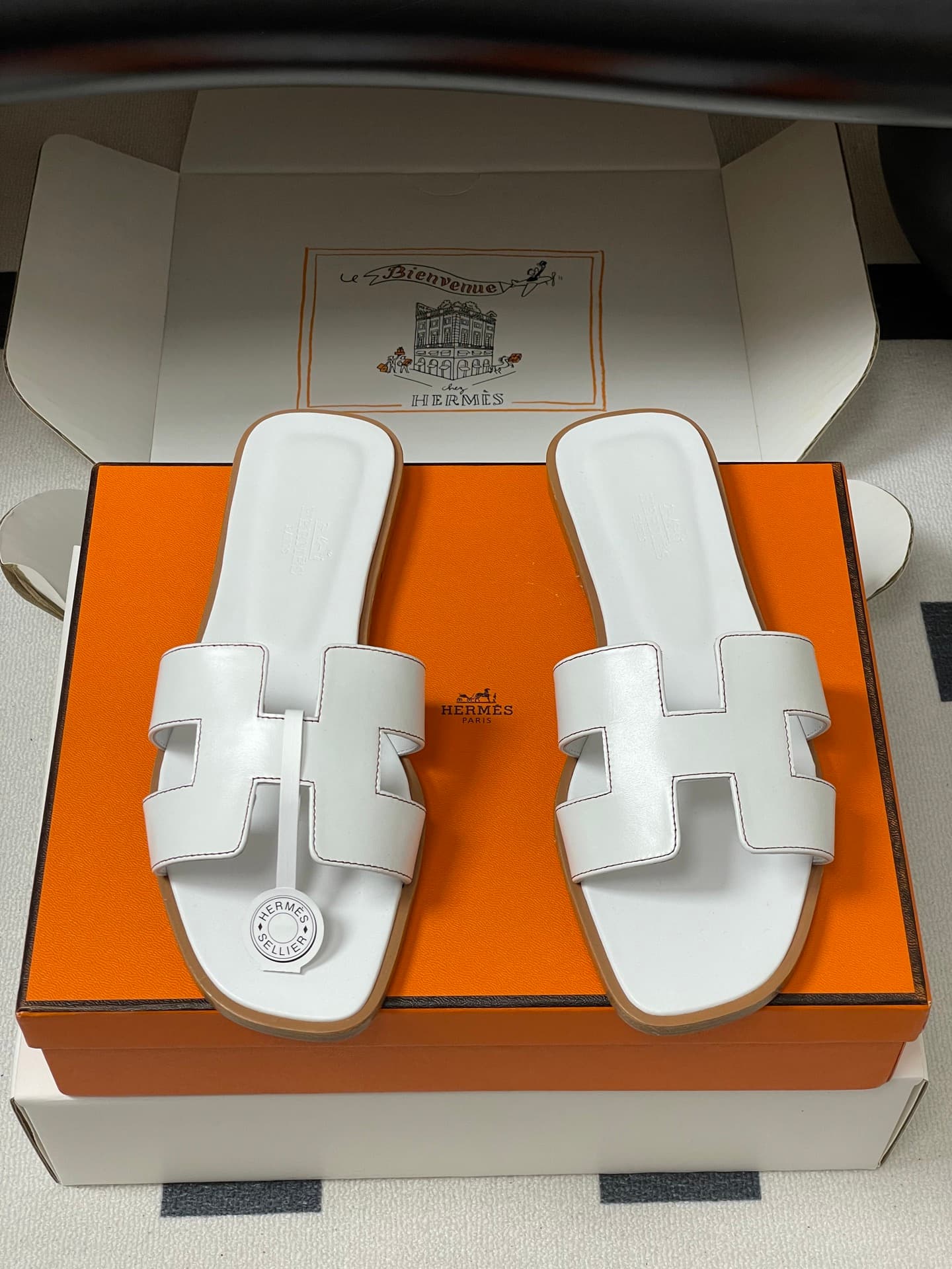 D8088 – Top-quality products (wrapped in high-end boxes or scarves) — image 5