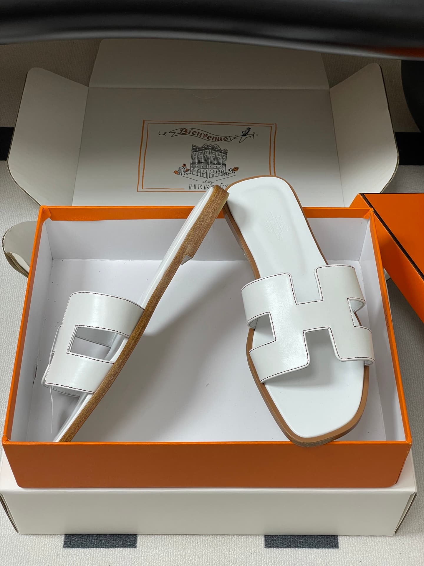 D8088 – Top-quality products (wrapped in high-end boxes or scarves) — image 6