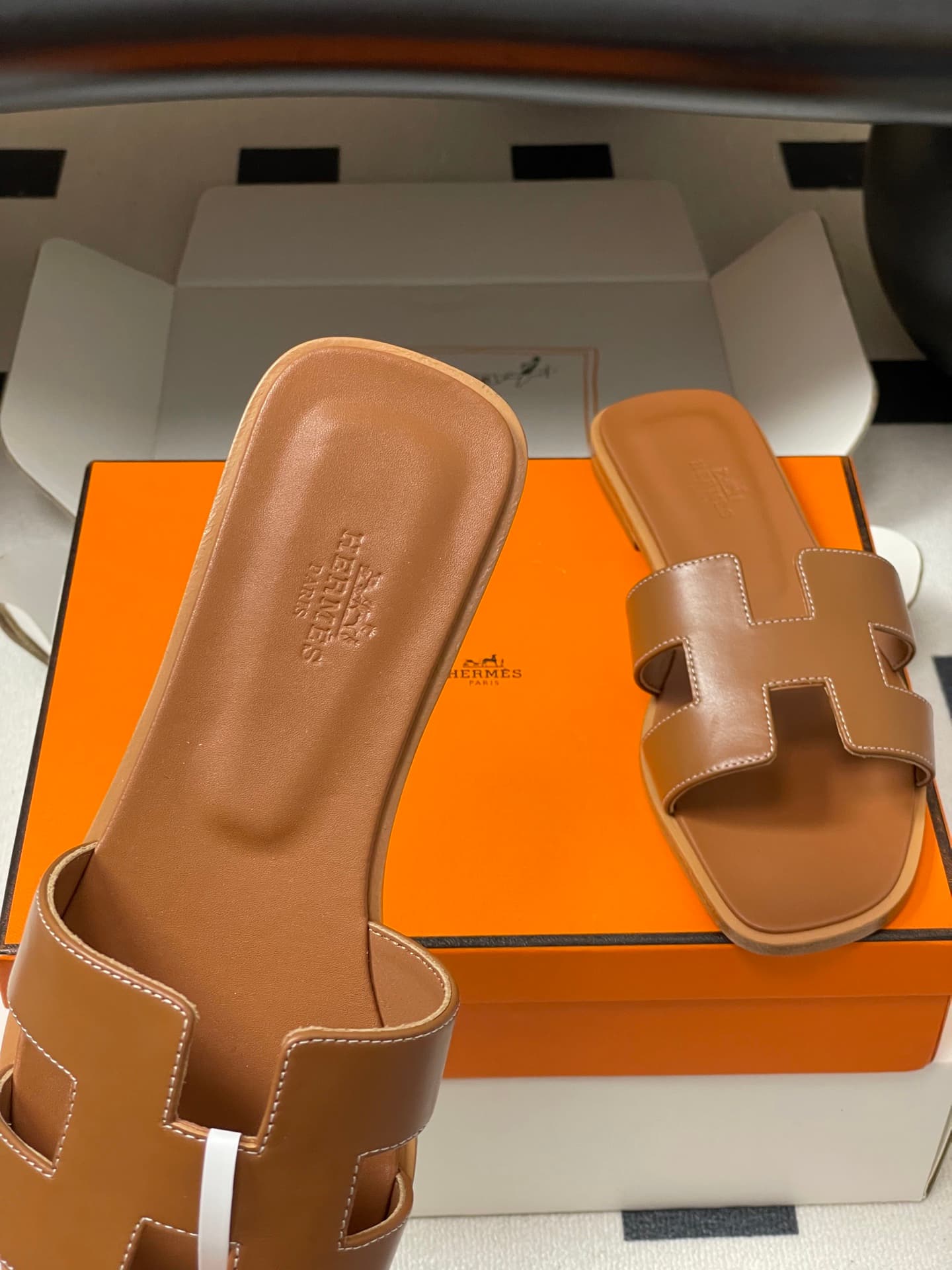 D8087 – Top-quality products (wrapped in high-end gift boxes or scarves) — image 7