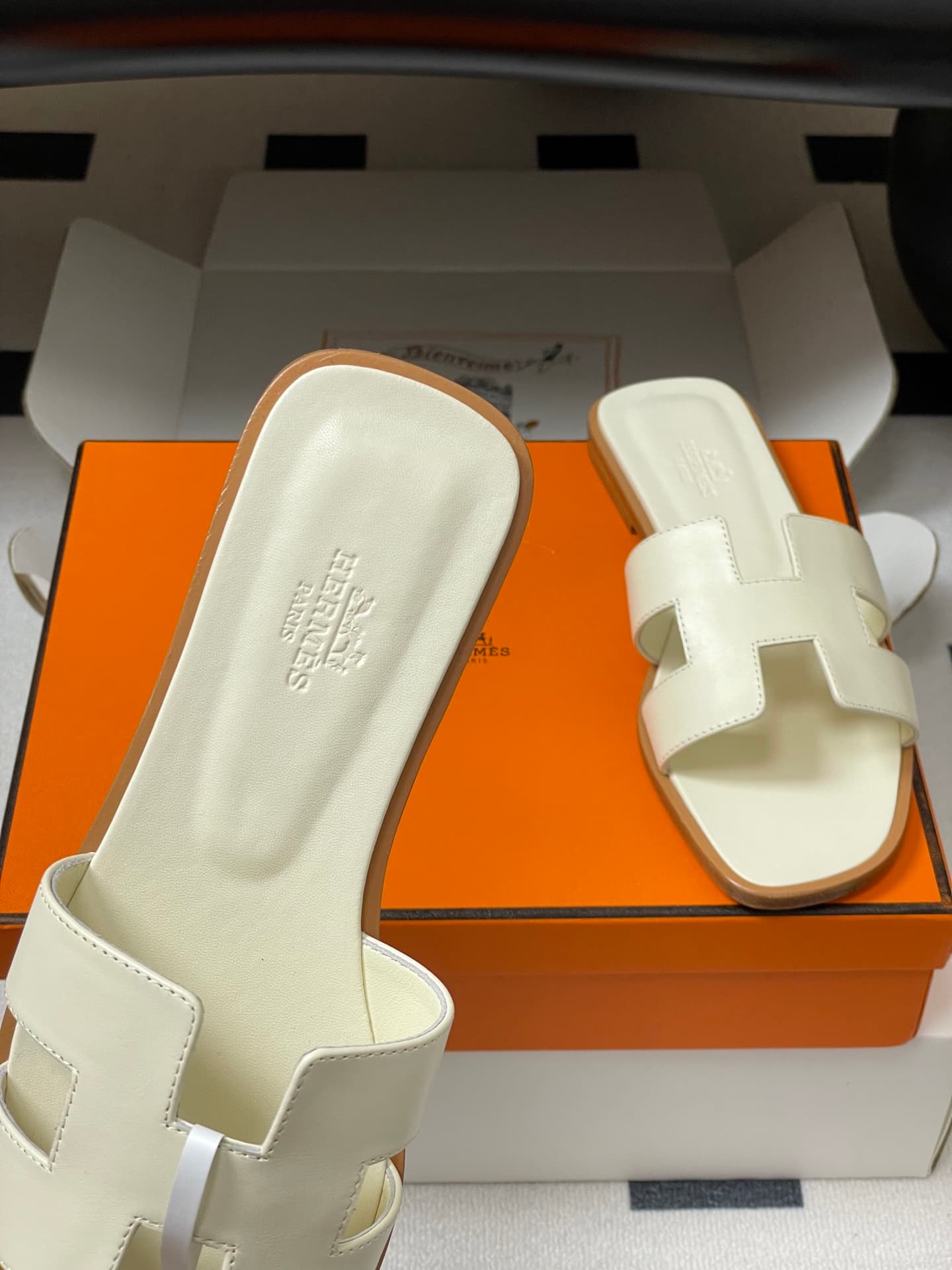 D8089 – Top-quality products (come with high-end packaging boxes or scarves) — image 7