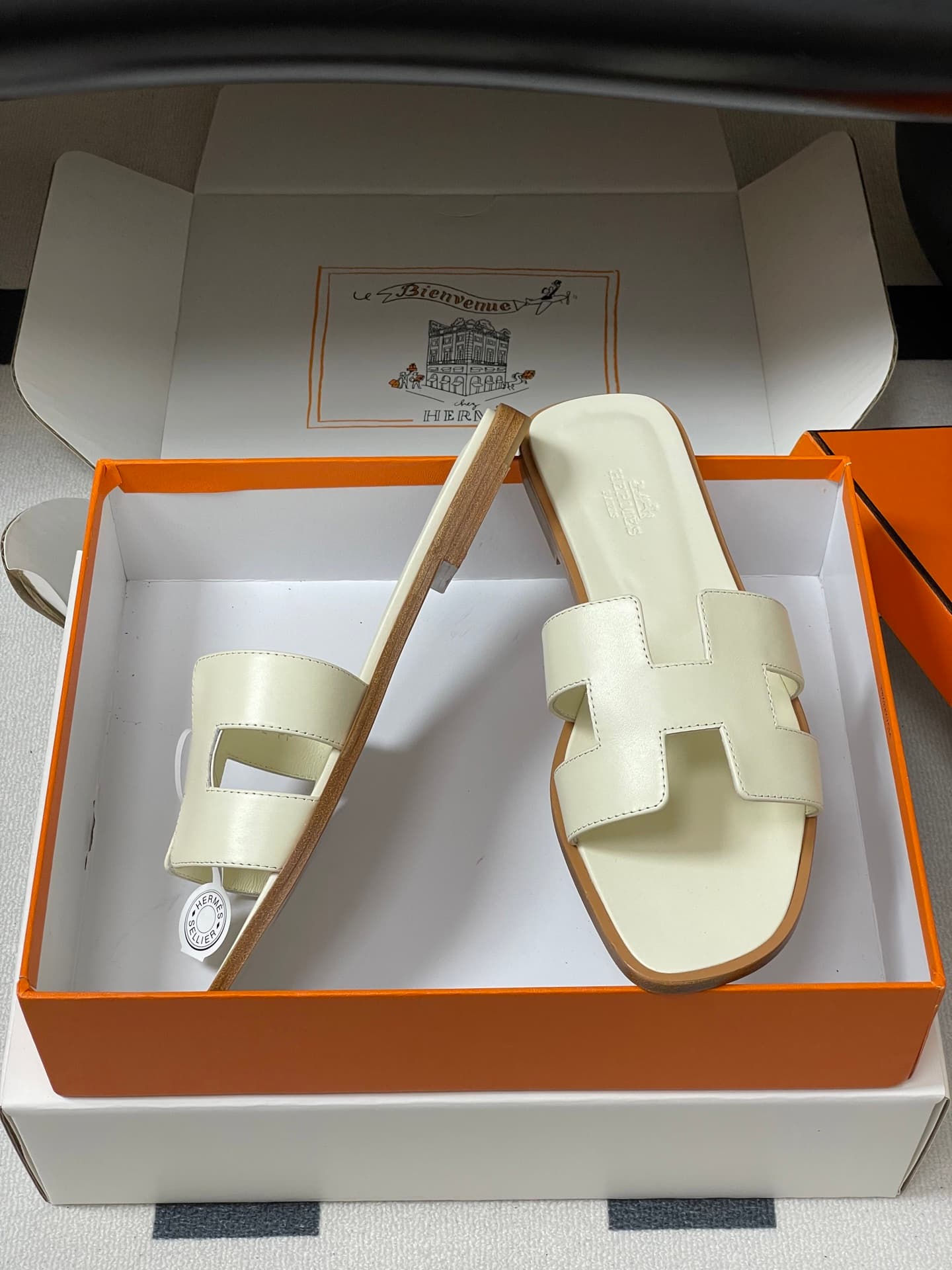D8089 – Top-quality products (come with high-end packaging boxes or scarves) — image 6
