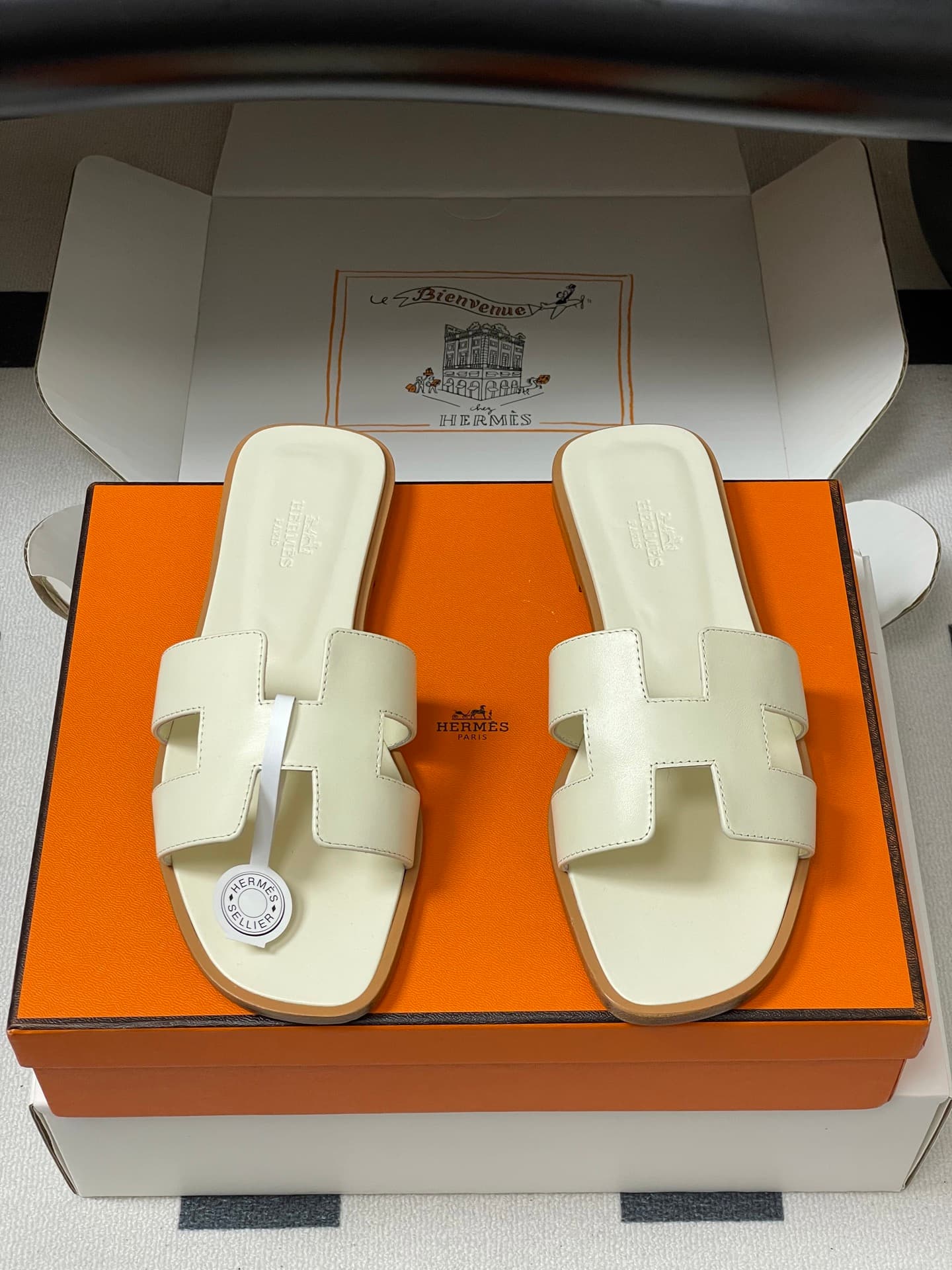 D8089 – Top-quality products (come with high-end packaging boxes or scarves) — image 5