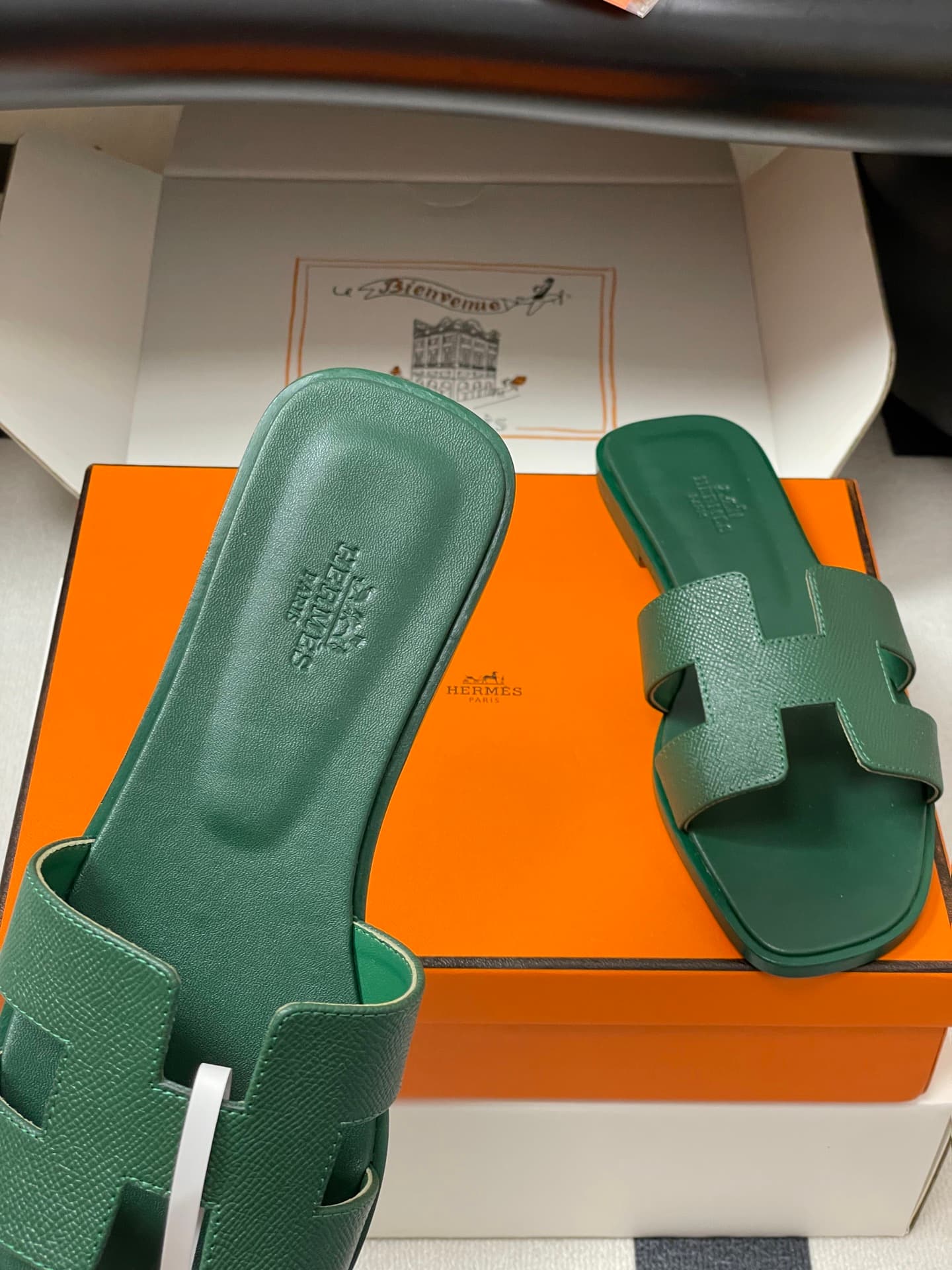 D8085 – Top-quality quality (come with high-end travel cases/scarves) — image 7