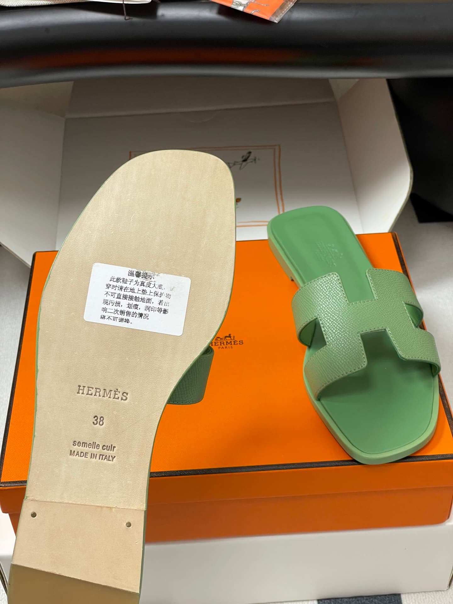 D8086 – Top-quality products (wrapped in high-end packaging boxes or scarves) — image 8