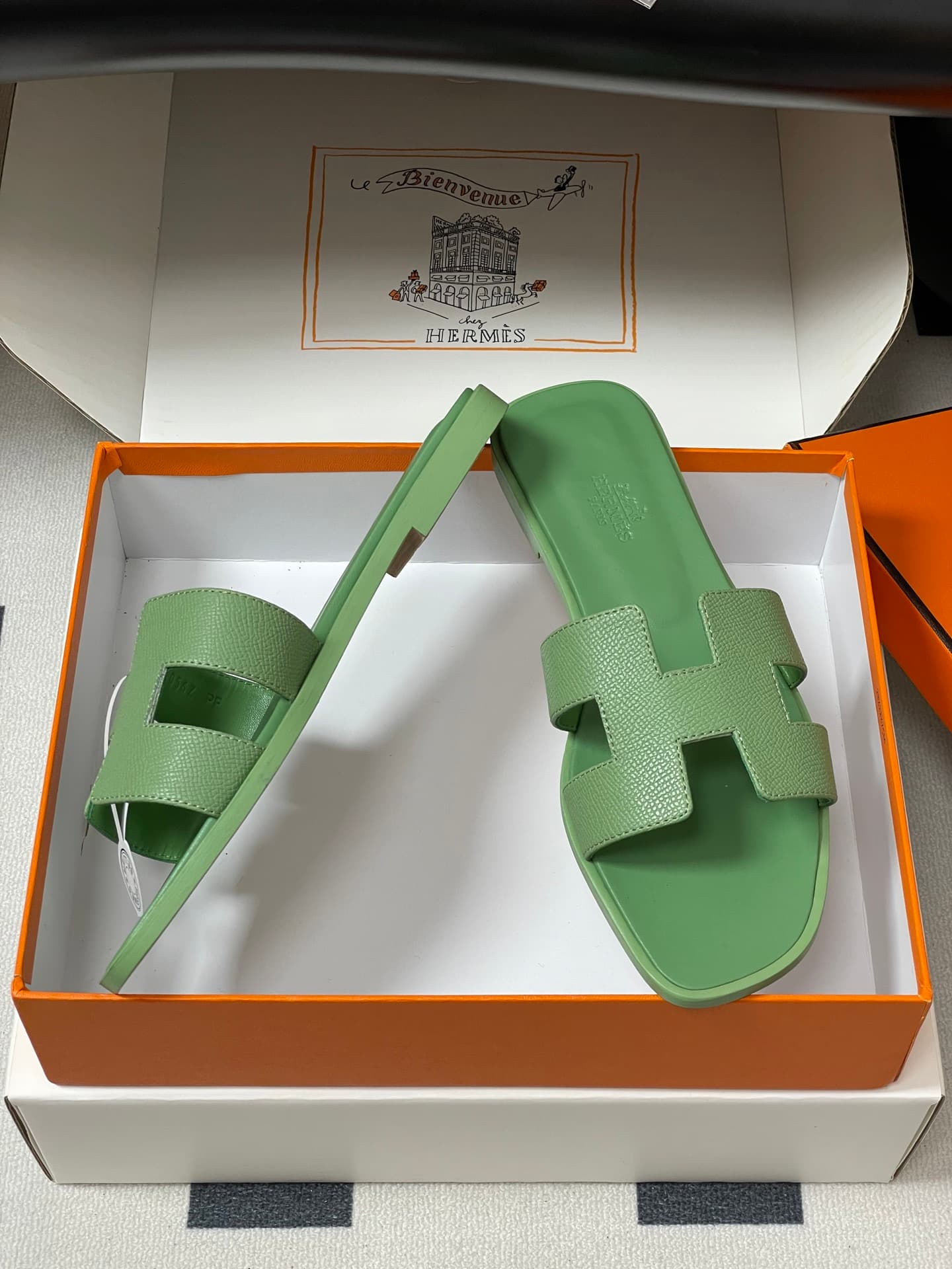D8086 – Top-quality products (wrapped in high-end packaging boxes or scarves) — image 6