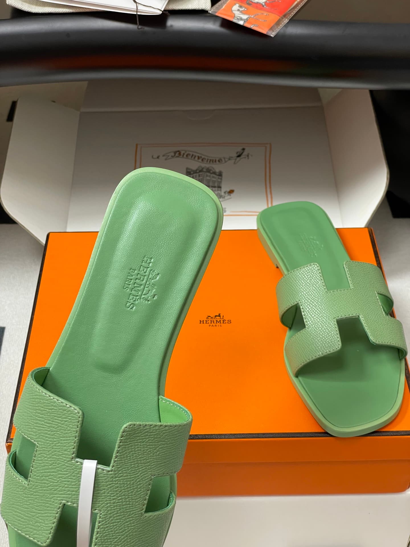 D8086 – Top-quality products (wrapped in high-end packaging boxes or scarves) — image 7