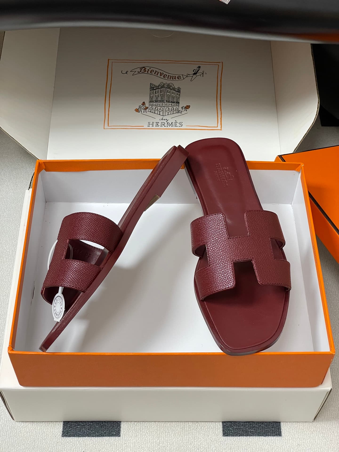 D8082 – Top-quality products (come with high-end packaging boxes/silk scarves) — image 6