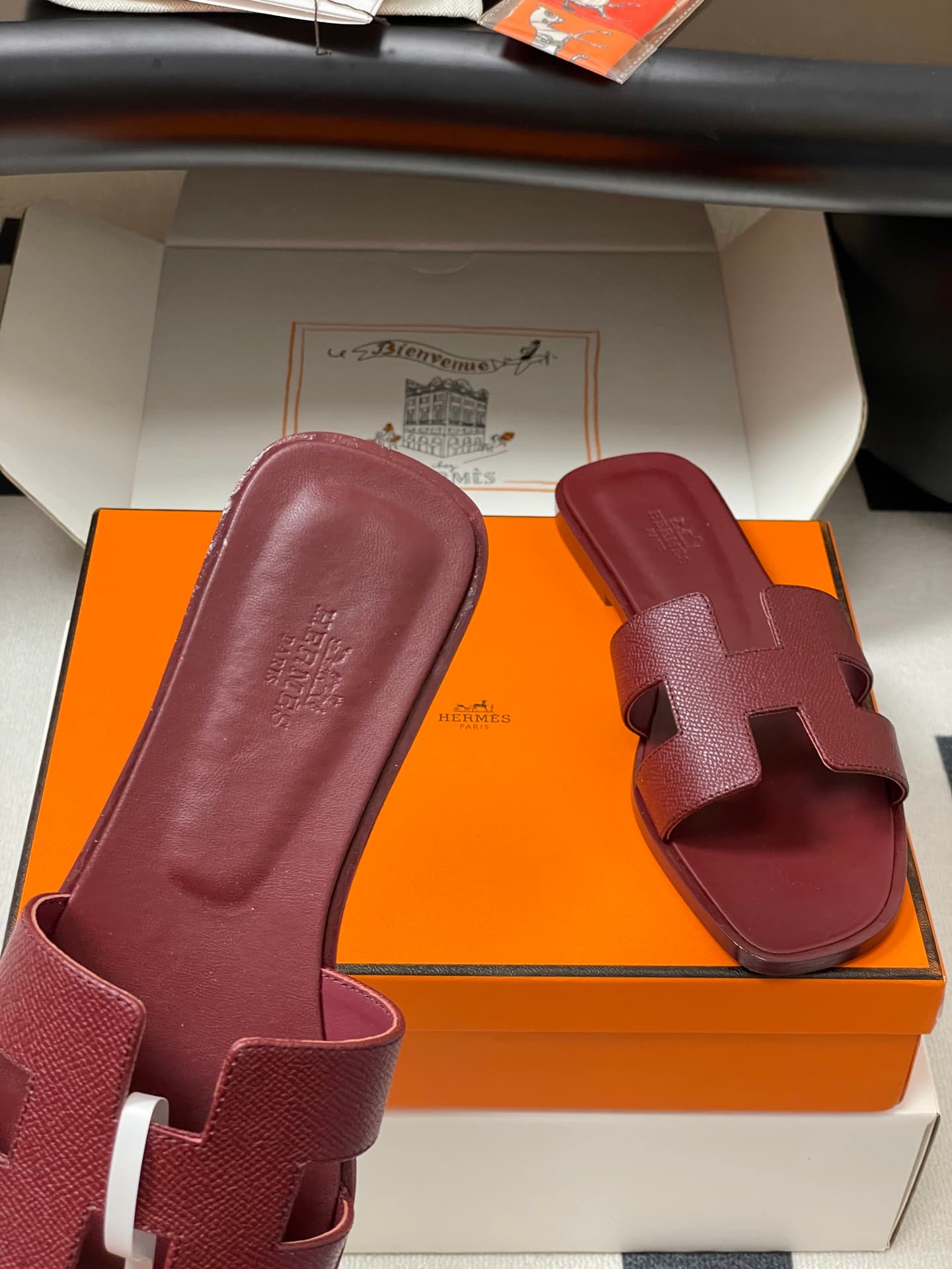 D8082 – Top-quality products (come with high-end packaging boxes/silk scarves) — image 7