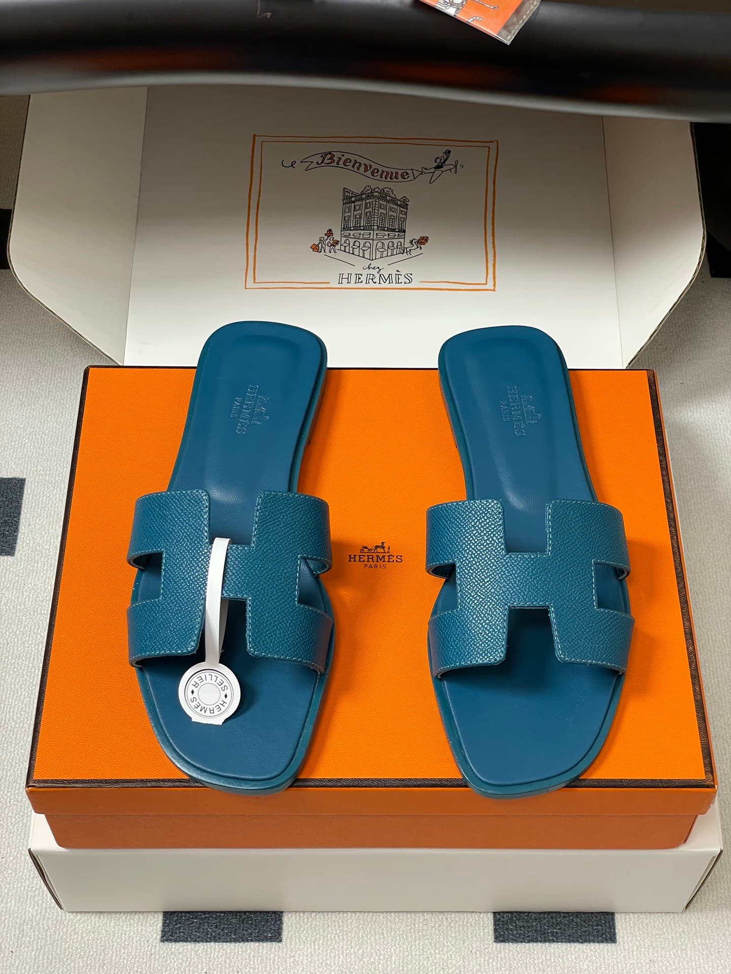 D8079 – Top-quality products (wrapped in high-end gift boxes or scarves) — image 5
