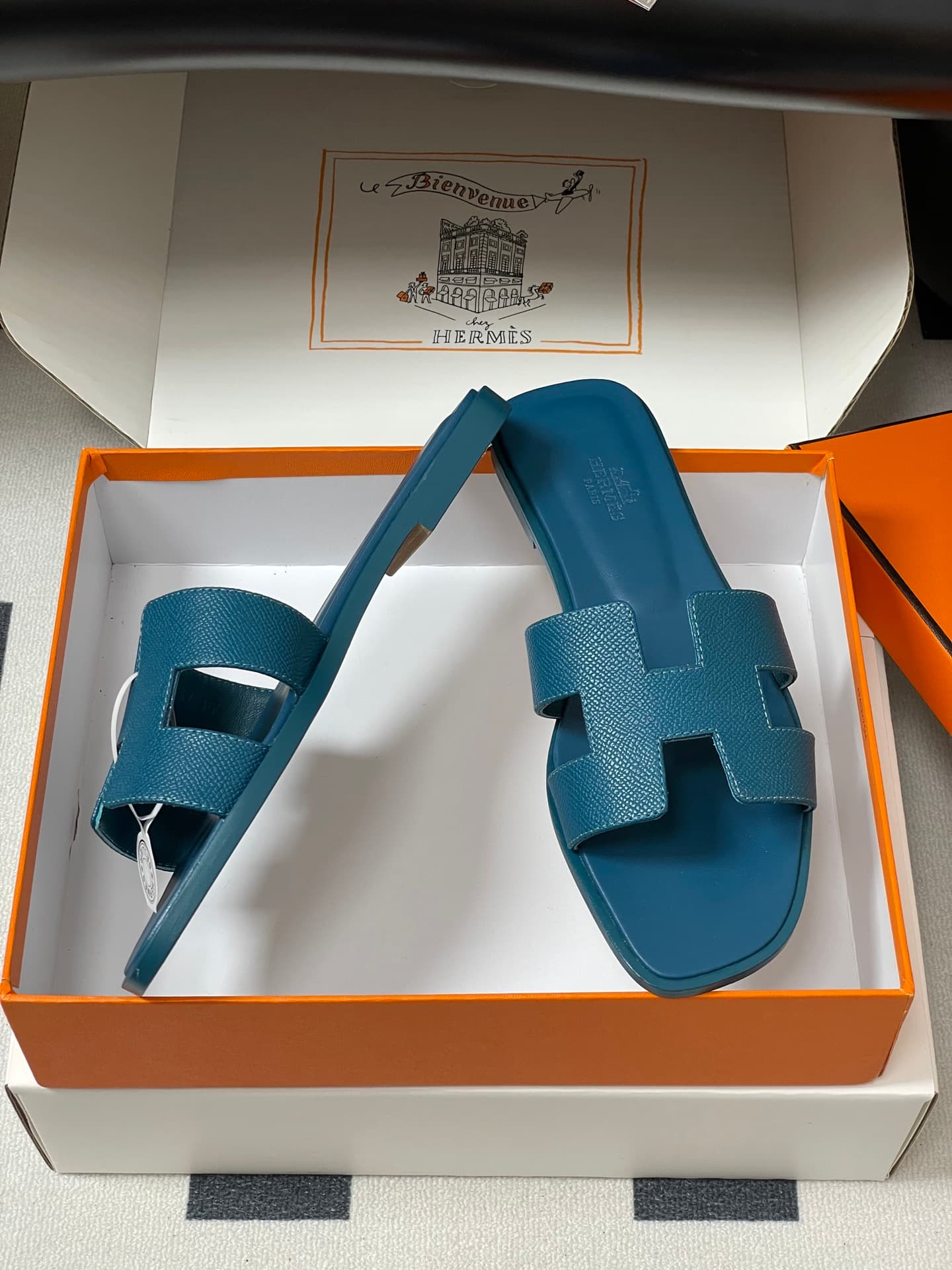 D8079 – Top-quality products (wrapped in high-end gift boxes or scarves) — image 6
