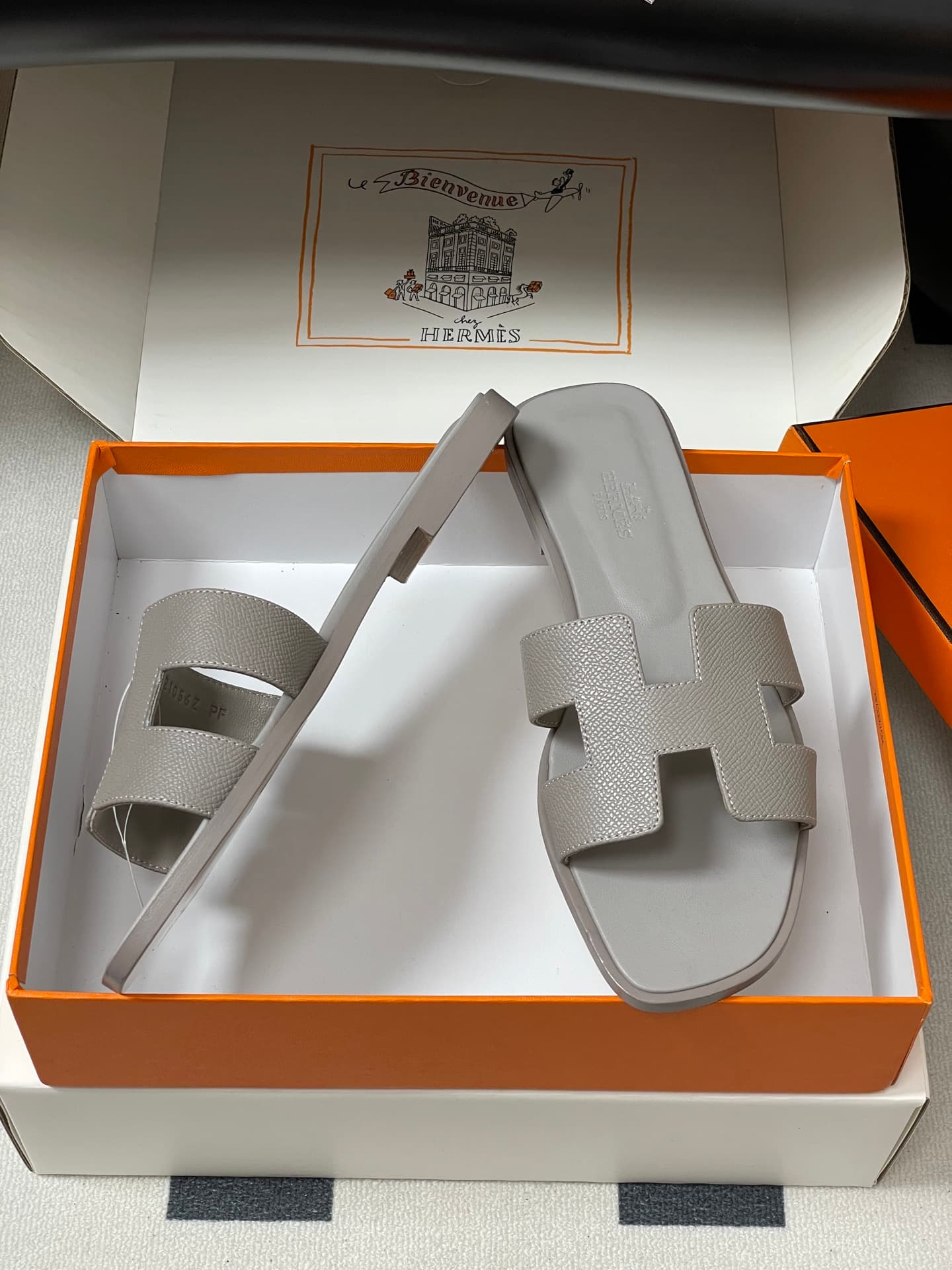 D8077 – Top-quality (wrapped in high-end luggage boxes or scarves) — image 6