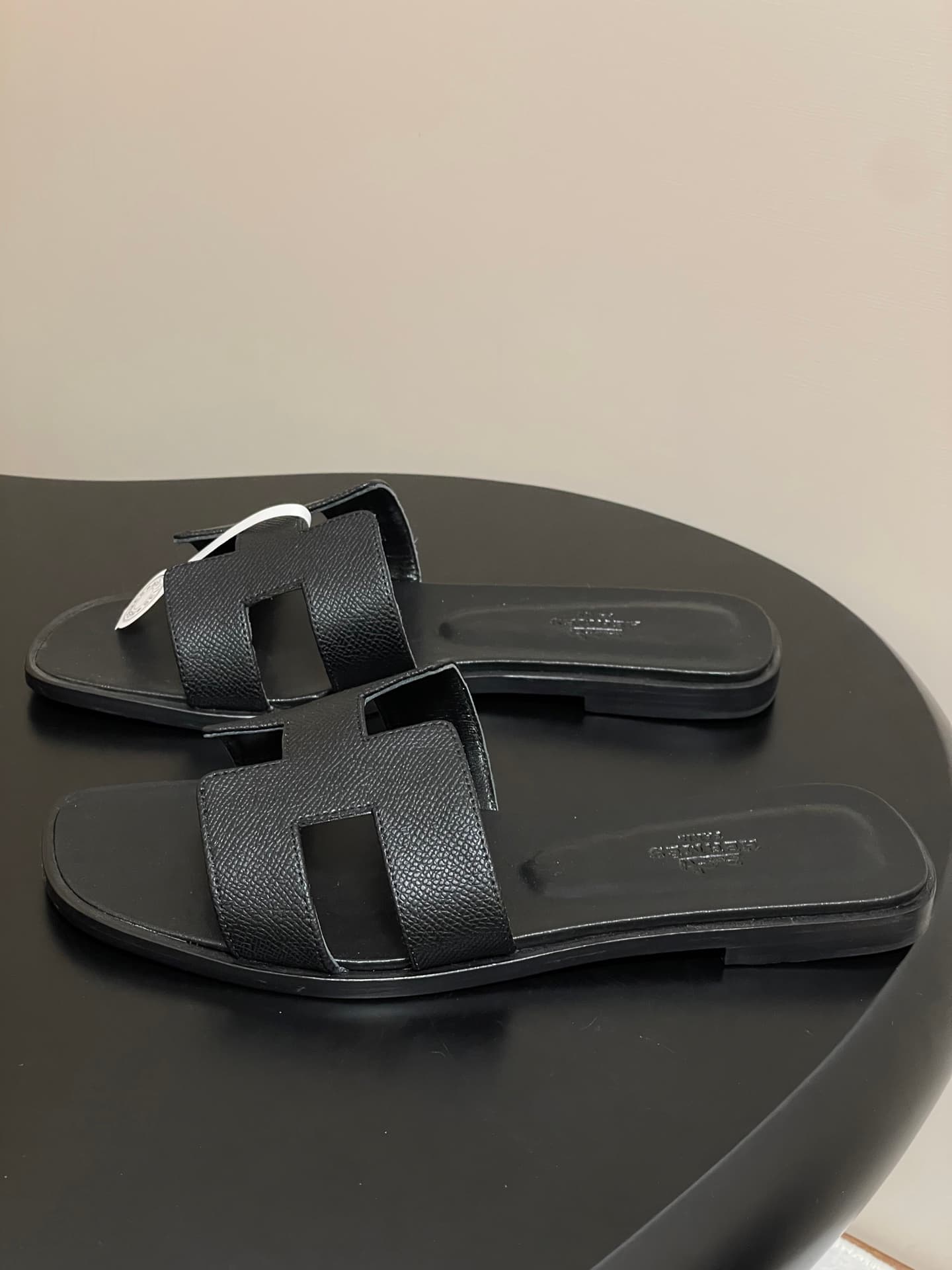 D8072 – Top-quality products (come with high-end boxes or scarves) — image 3