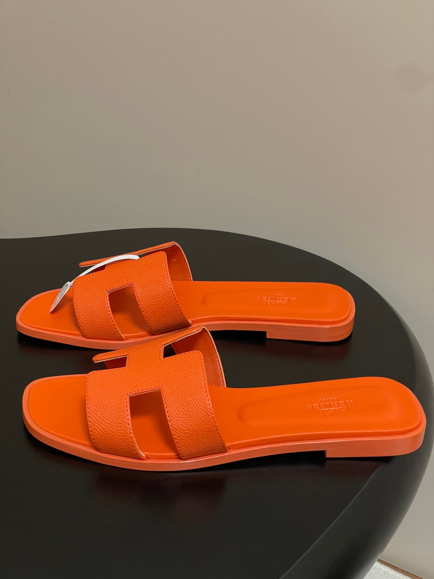 D8071 – Top-quality products (come with high-end boxes or scarves) — image 3