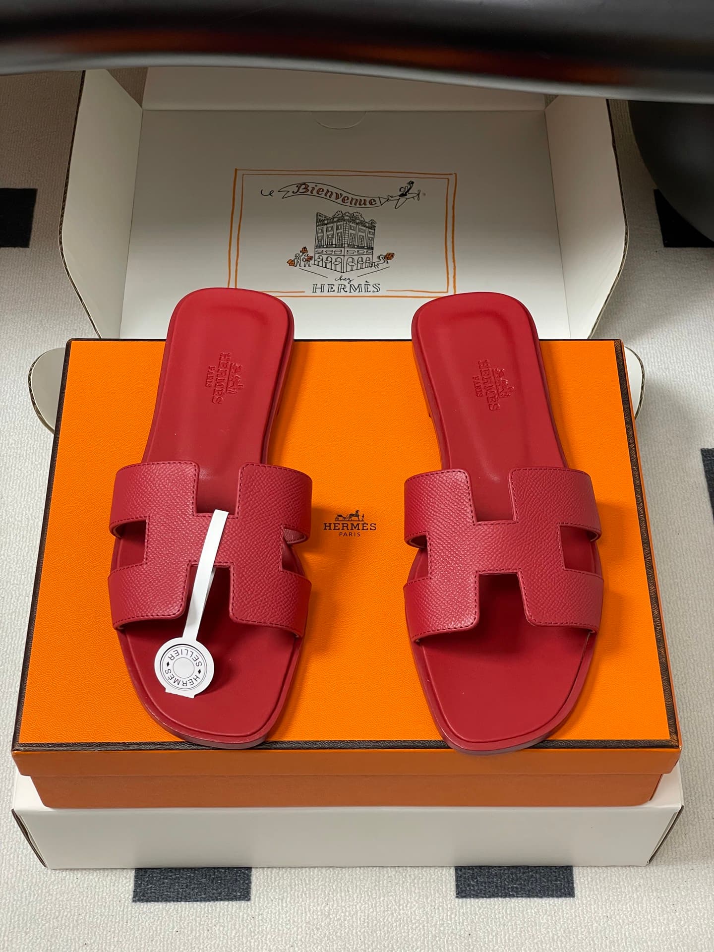 D8067 – Top-quality products (come with high-end packaging boxes and scarves) — image 5