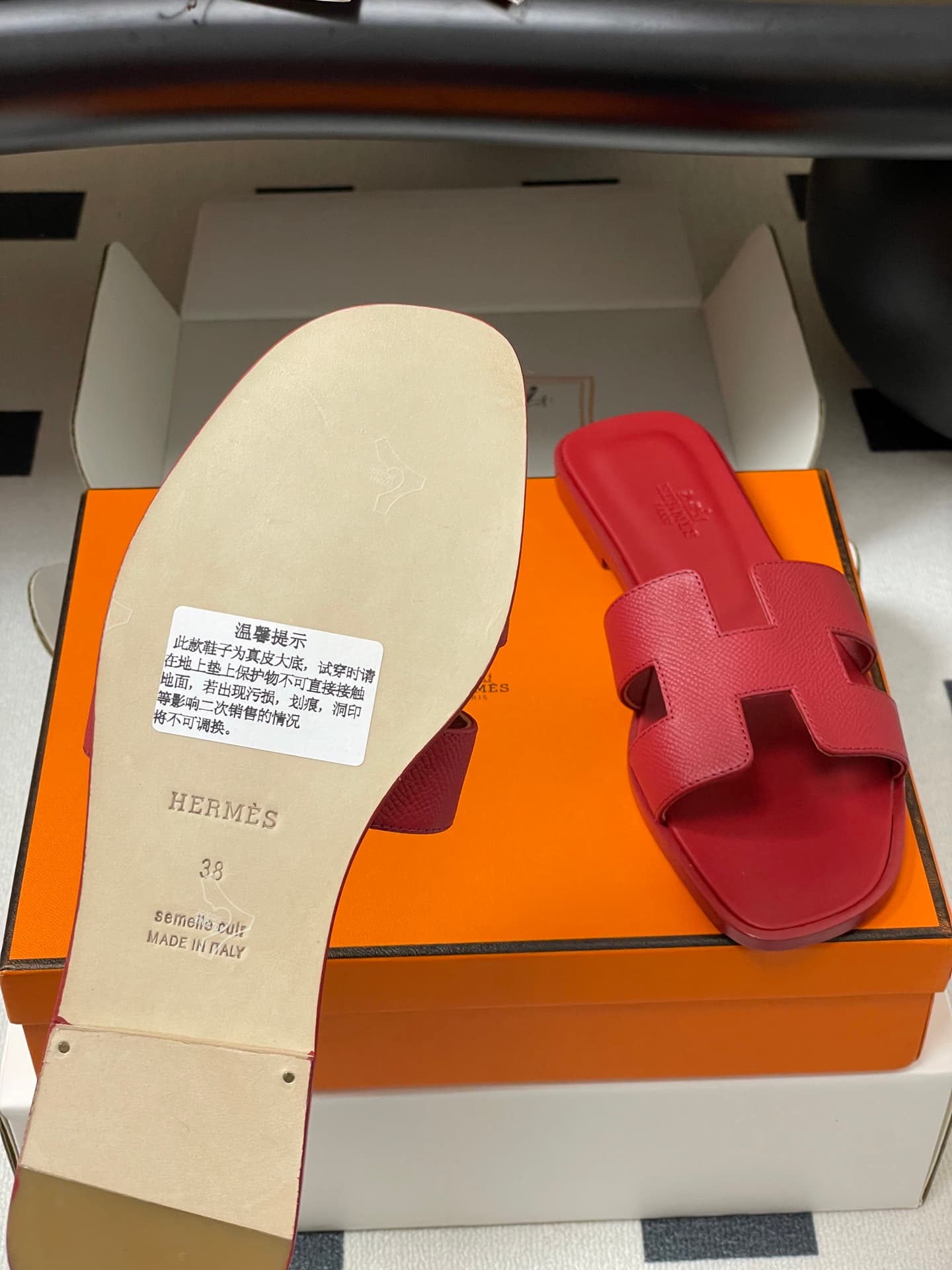 D8067 – Top-quality products (come with high-end packaging boxes and scarves) — image 8