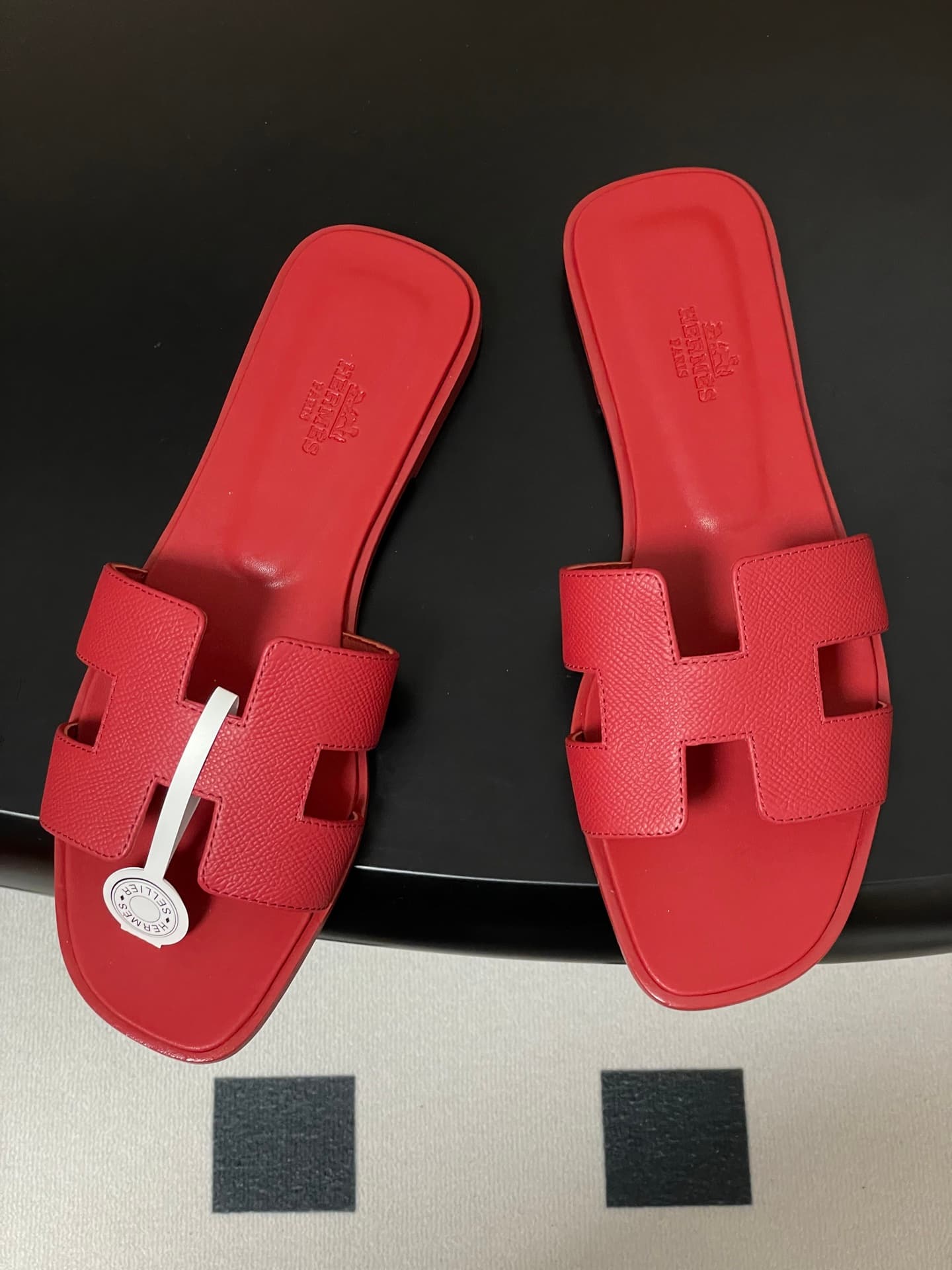 D8067 – Top-quality products (come with high-end packaging boxes and scarves) — image 2