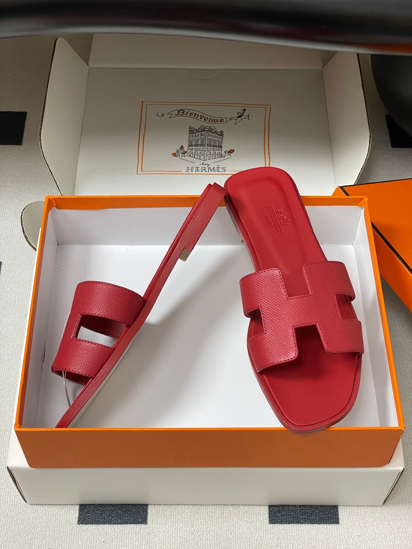 D8067 – Top-quality products (come with high-end packaging boxes and scarves) — image 6