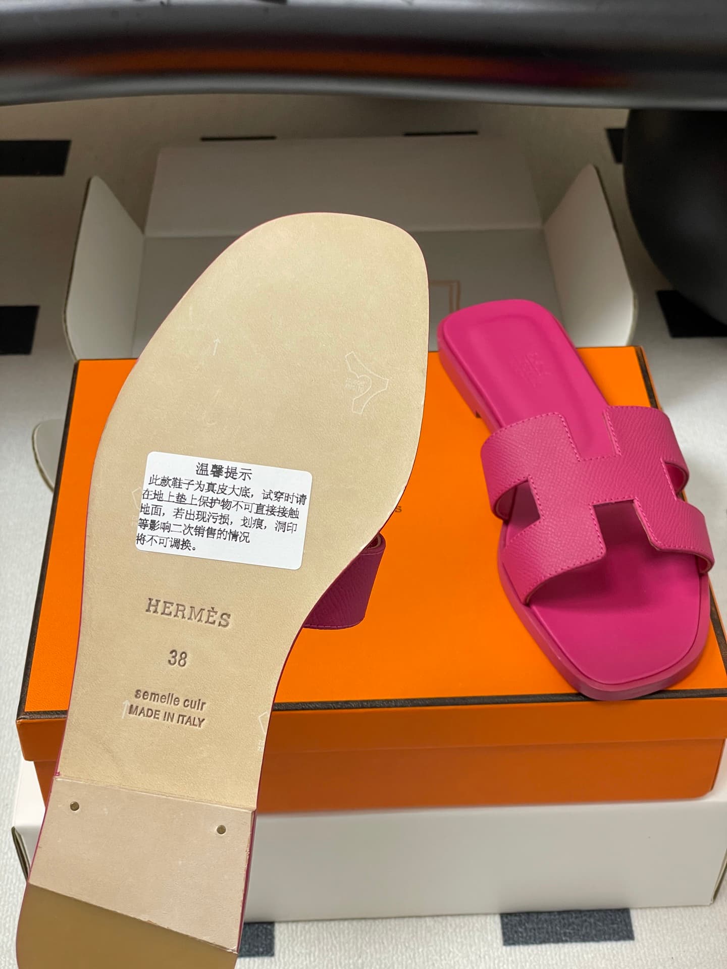D8064 – Top-quality products (come with high-end packaging boxes or scarves) — image 8