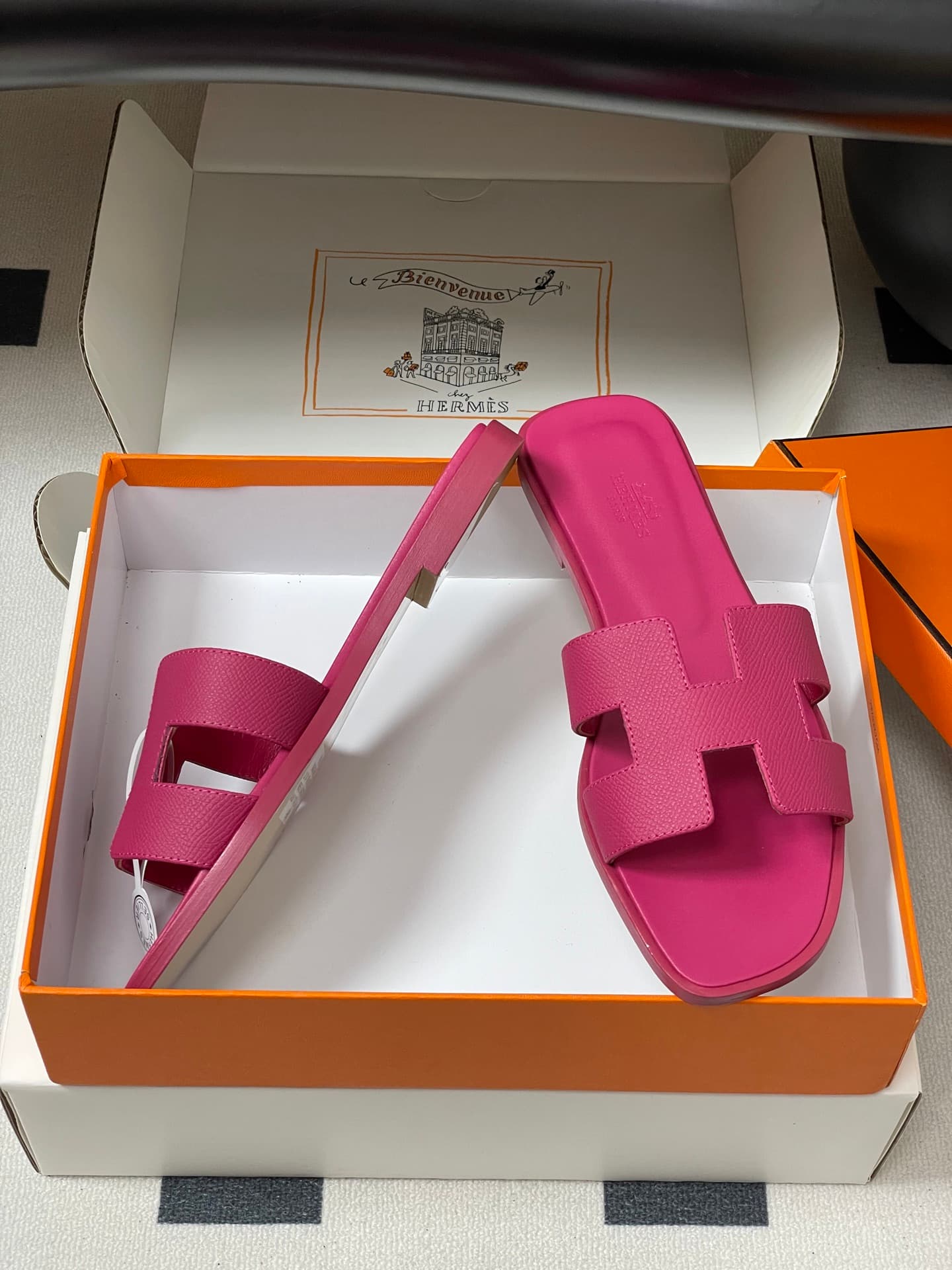 D8064 – Top-quality products (come with high-end packaging boxes or scarves) — image 6